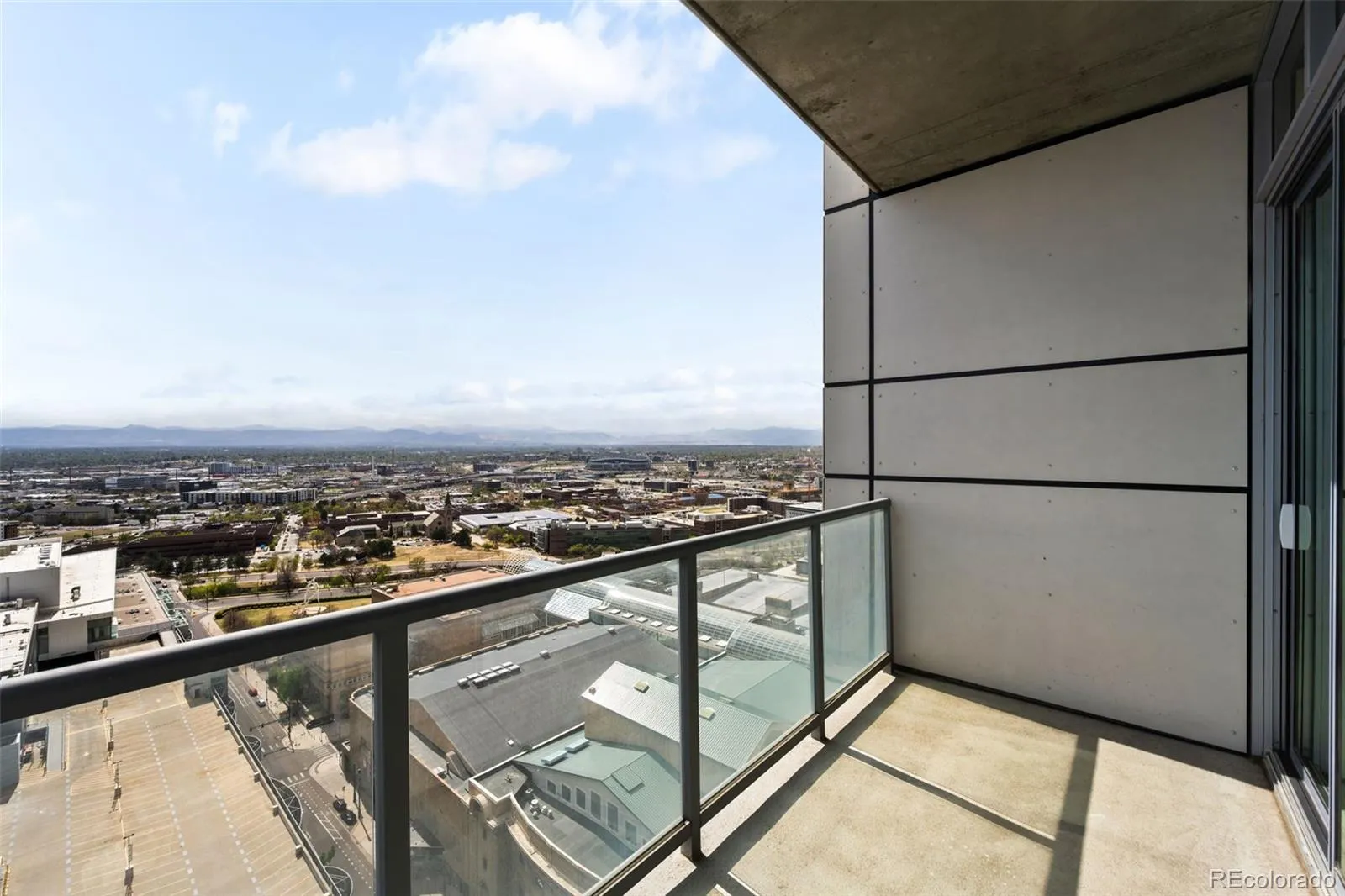 04112026232102 1600 22