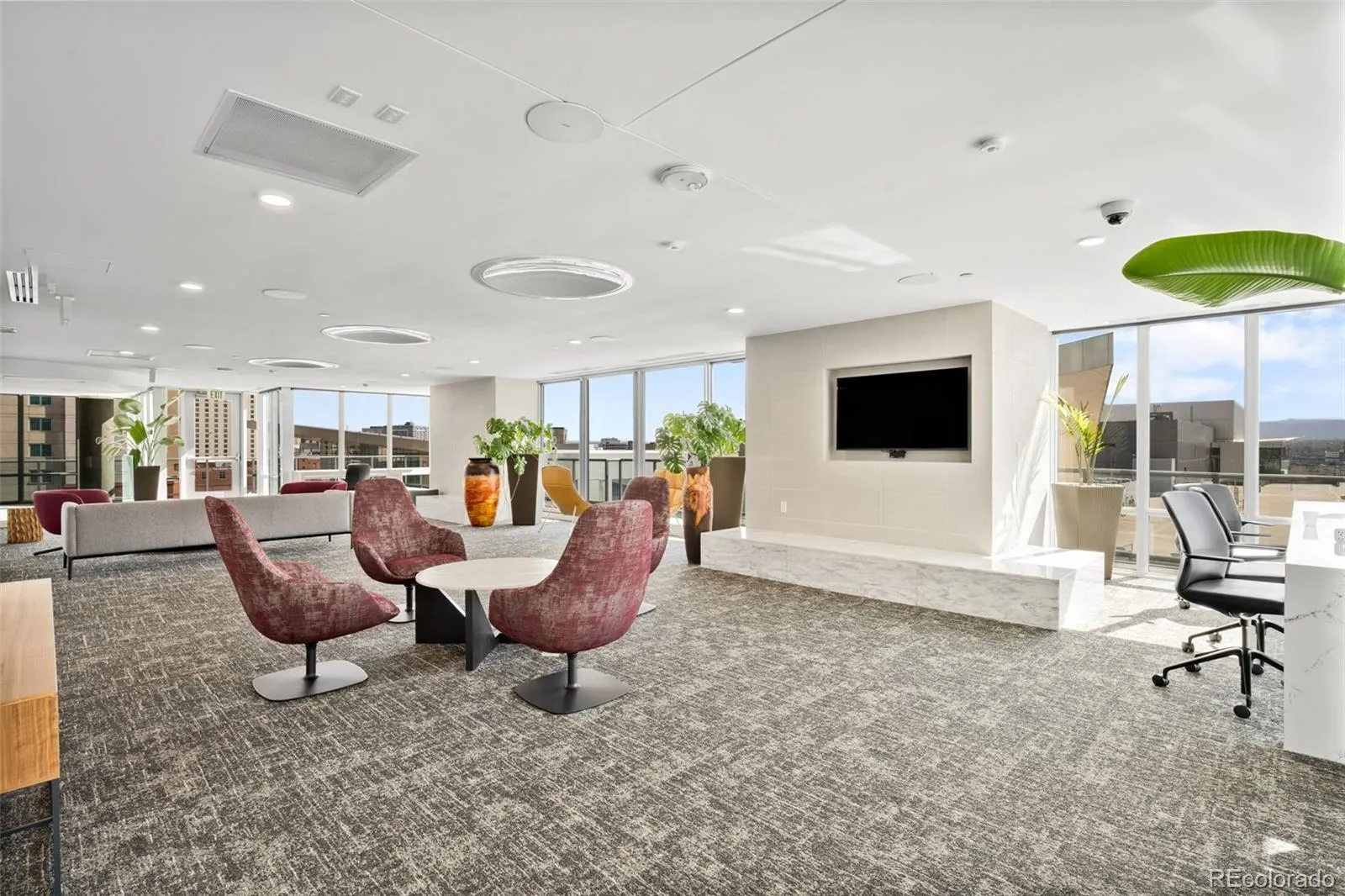 04112026232102 1600 31