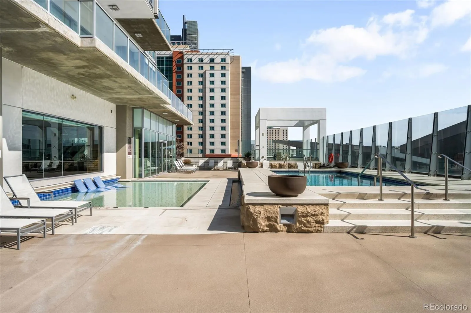 04112026232102 1600 35