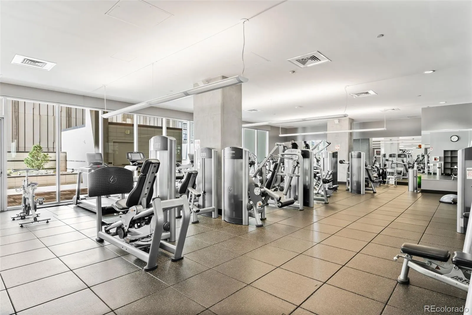 04112026232102 1600 39