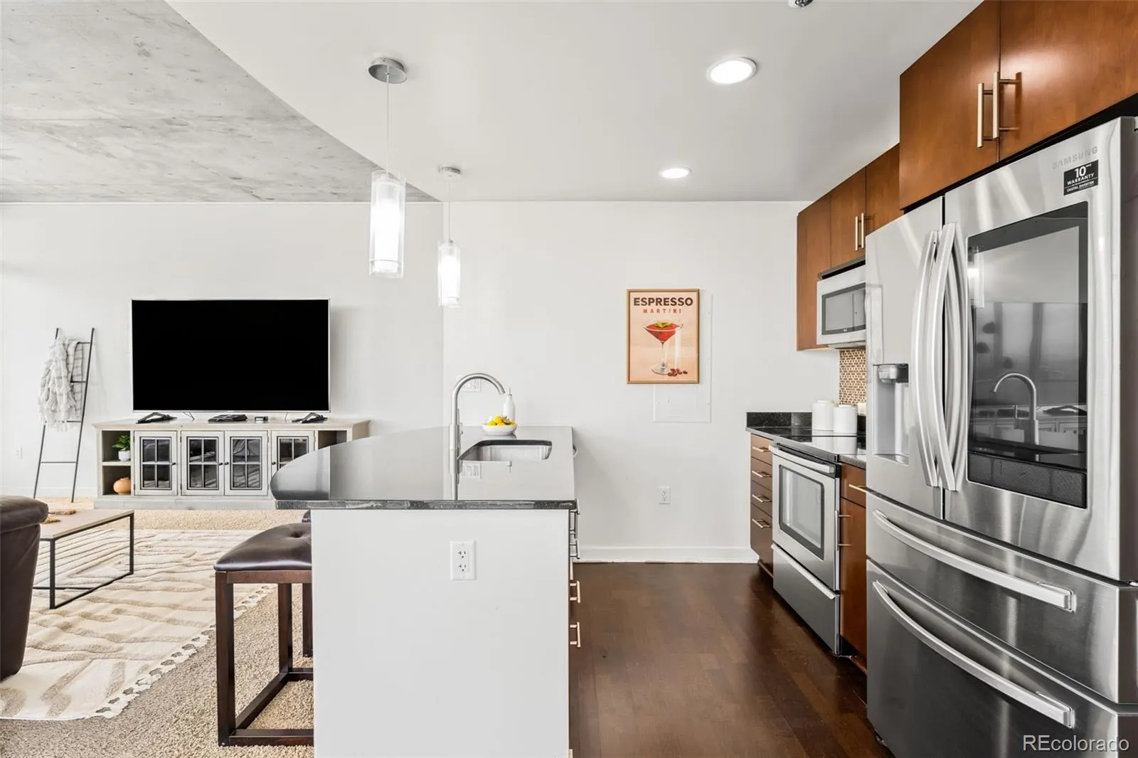 04112026232102 1600 5