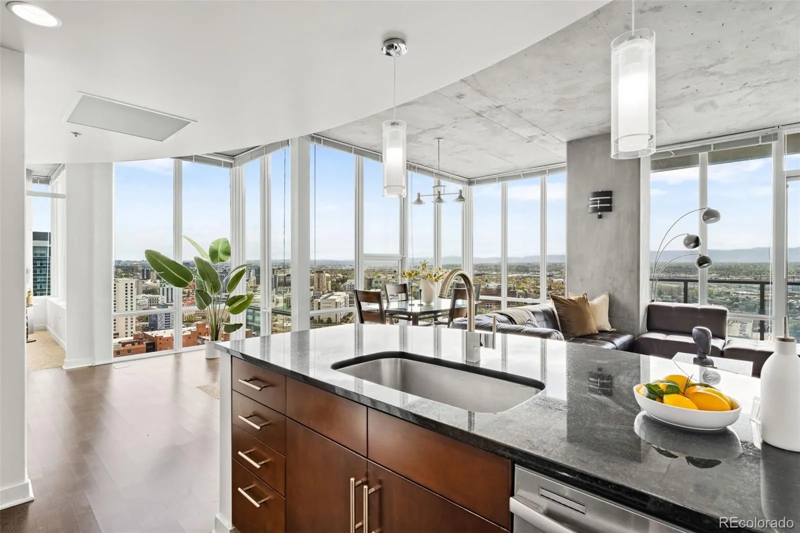 04112026232102 1600 6