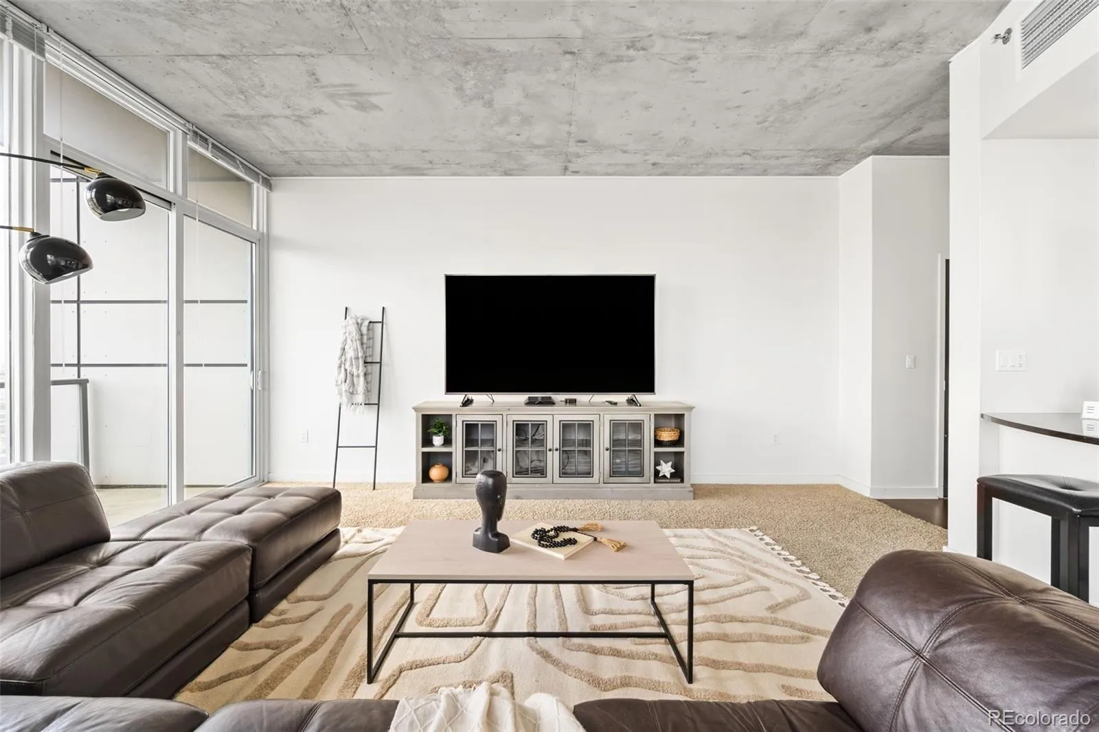 04112026232102 1600 7