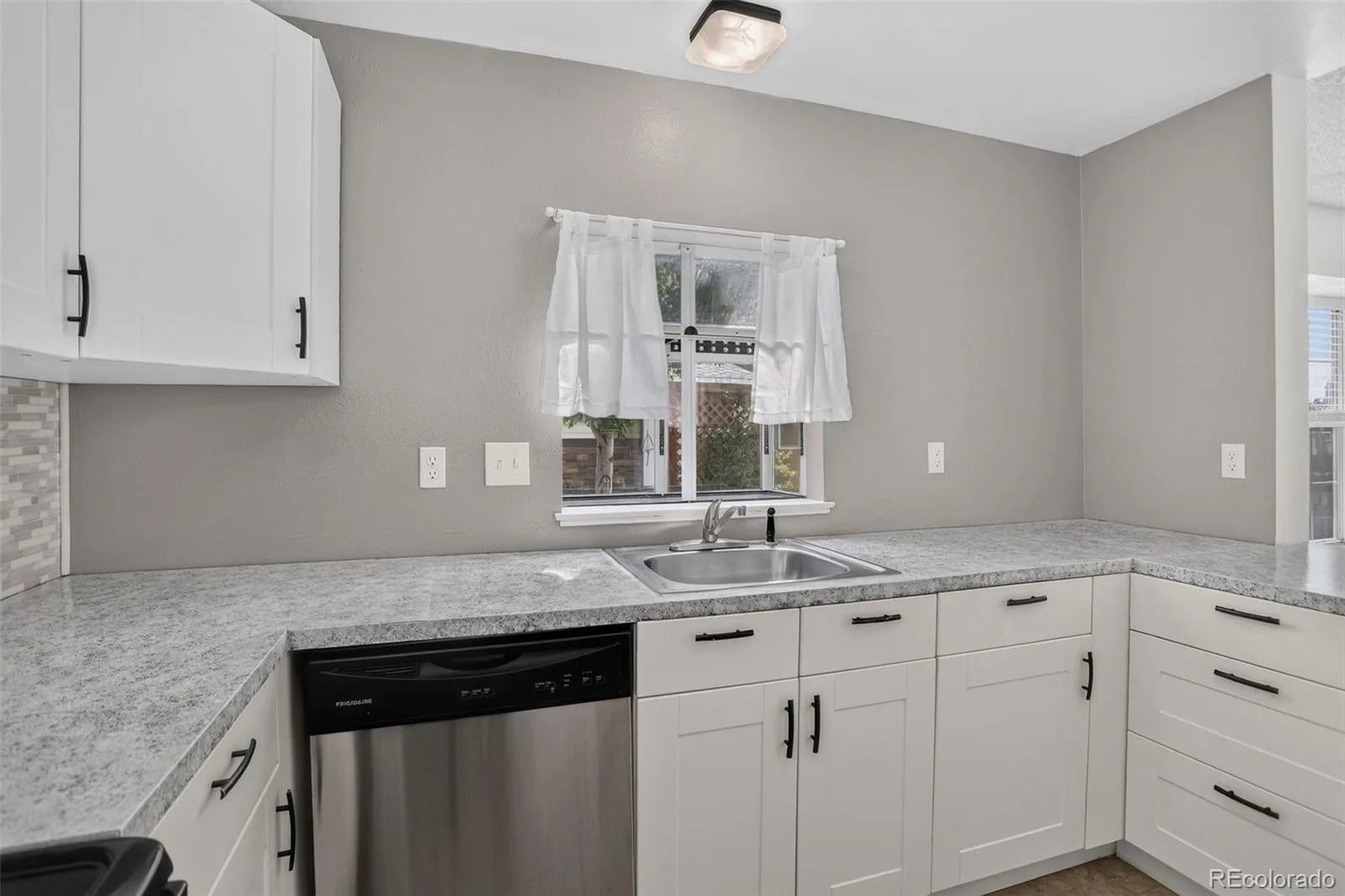 9816 W Friend Place Littleton CO 80128 | MLS #REC2994861 06242026225826 1600 15