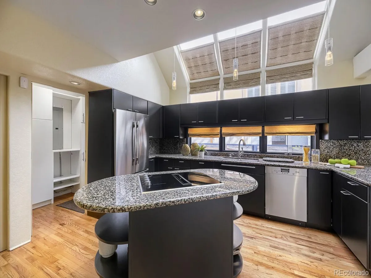 04042026202557 1200 9