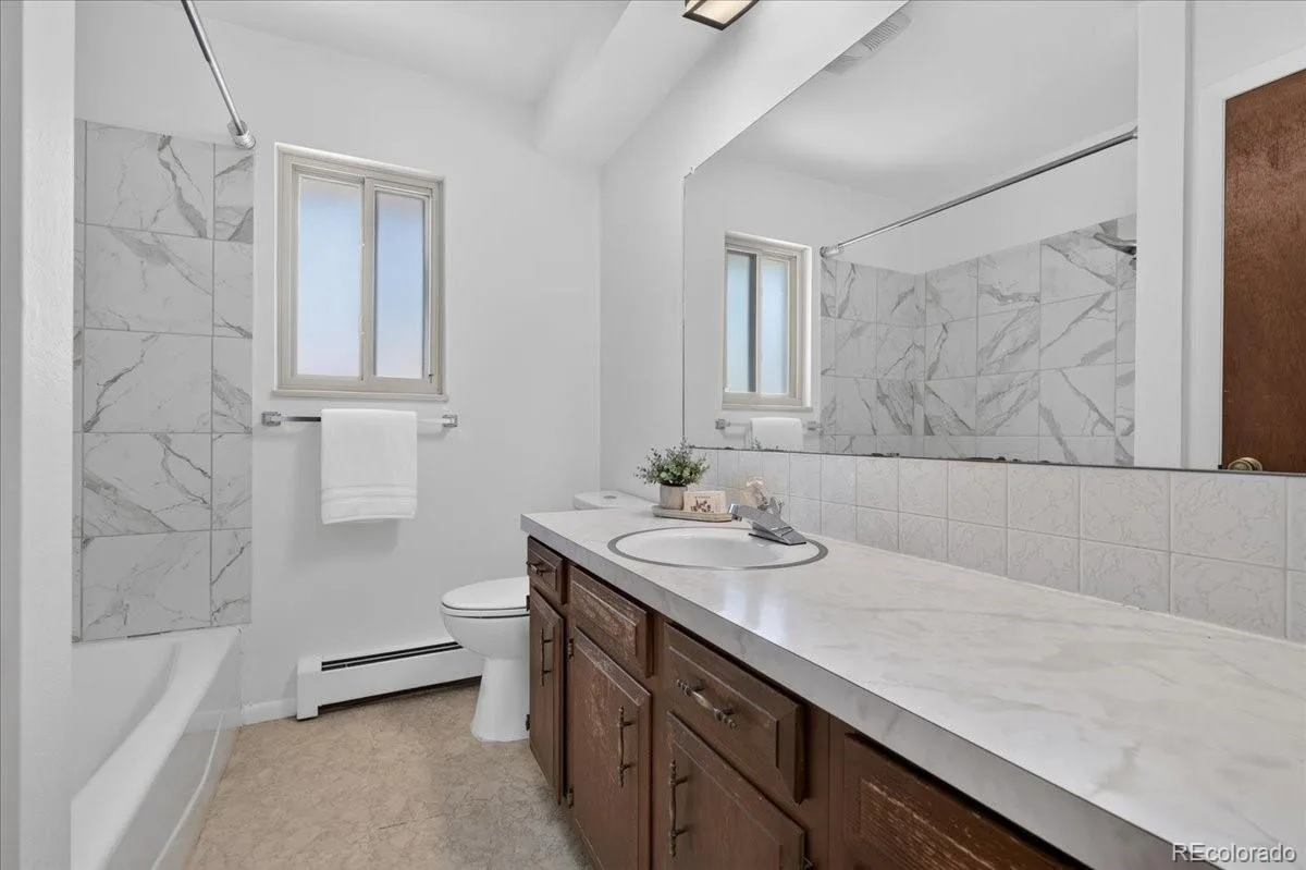 2303 Iris Street Lakewood CO 80215 | MLS #REC2997465 06202026000916 1200 21