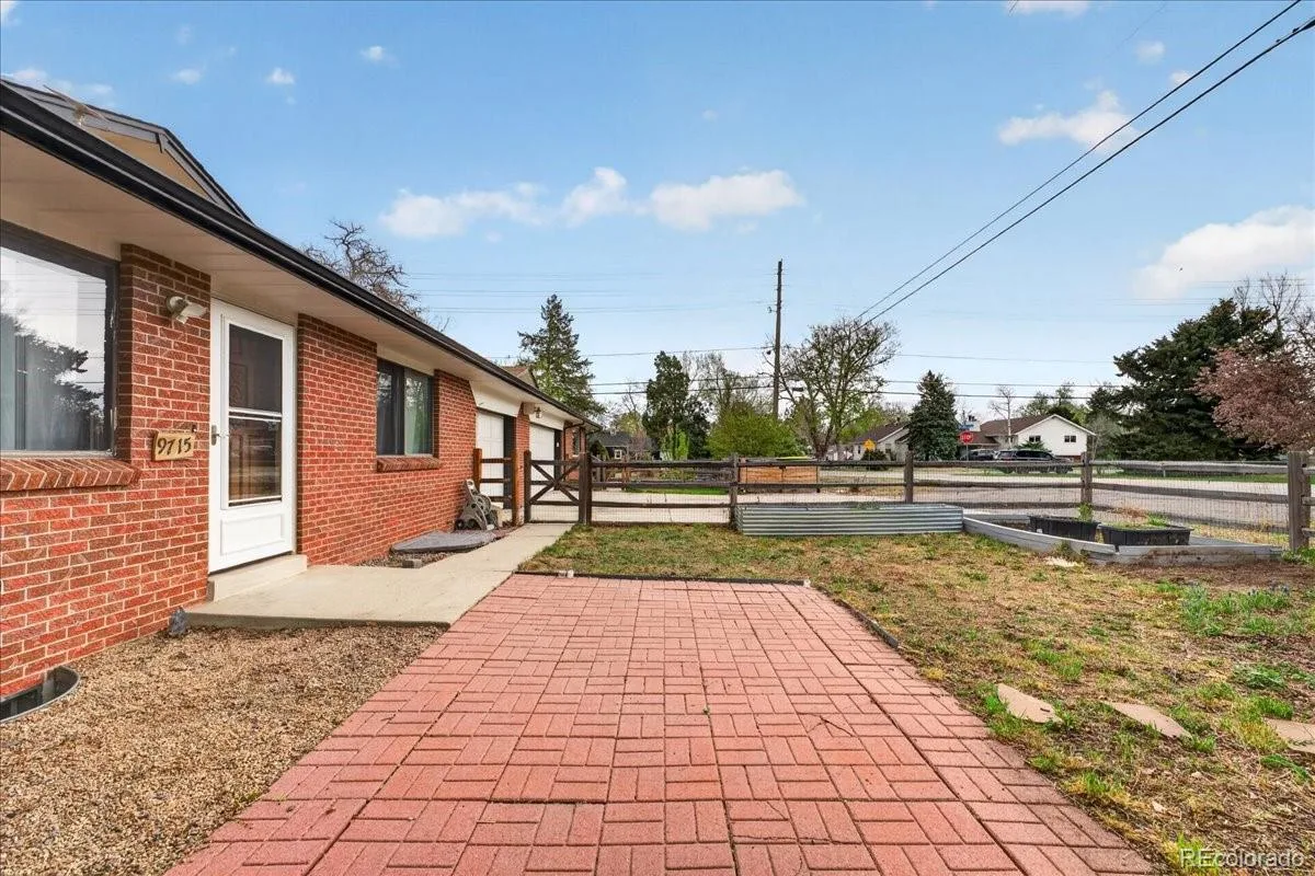 2303 Iris Street Lakewood CO 80215 | MLS #REC2997465 06202026000916 1200 25