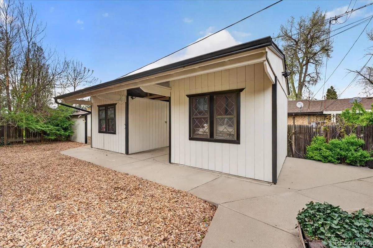 2303 Iris Street Lakewood CO 80215 | MLS #REC2997465 06202026000916 1200 30