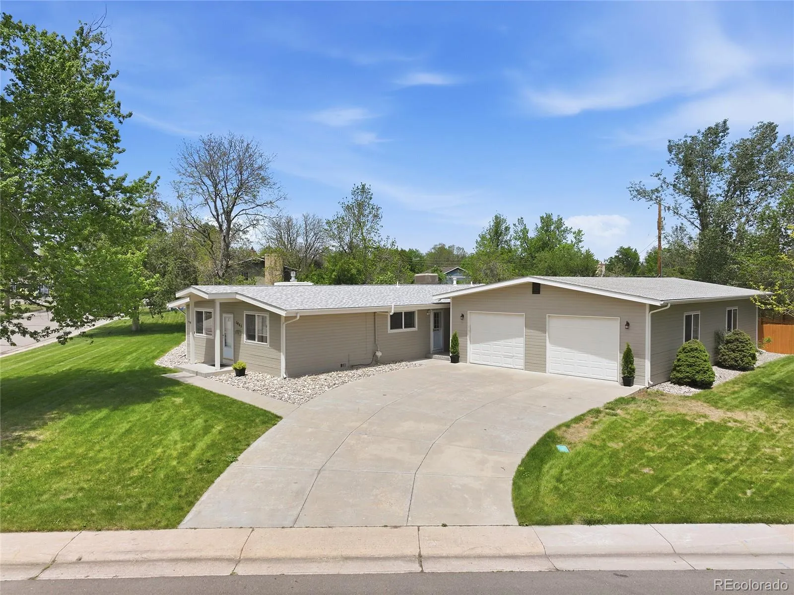 5445 W Caryl Place Littleton CO 80128 MLS #REC3001076 05192026140738 1600 11