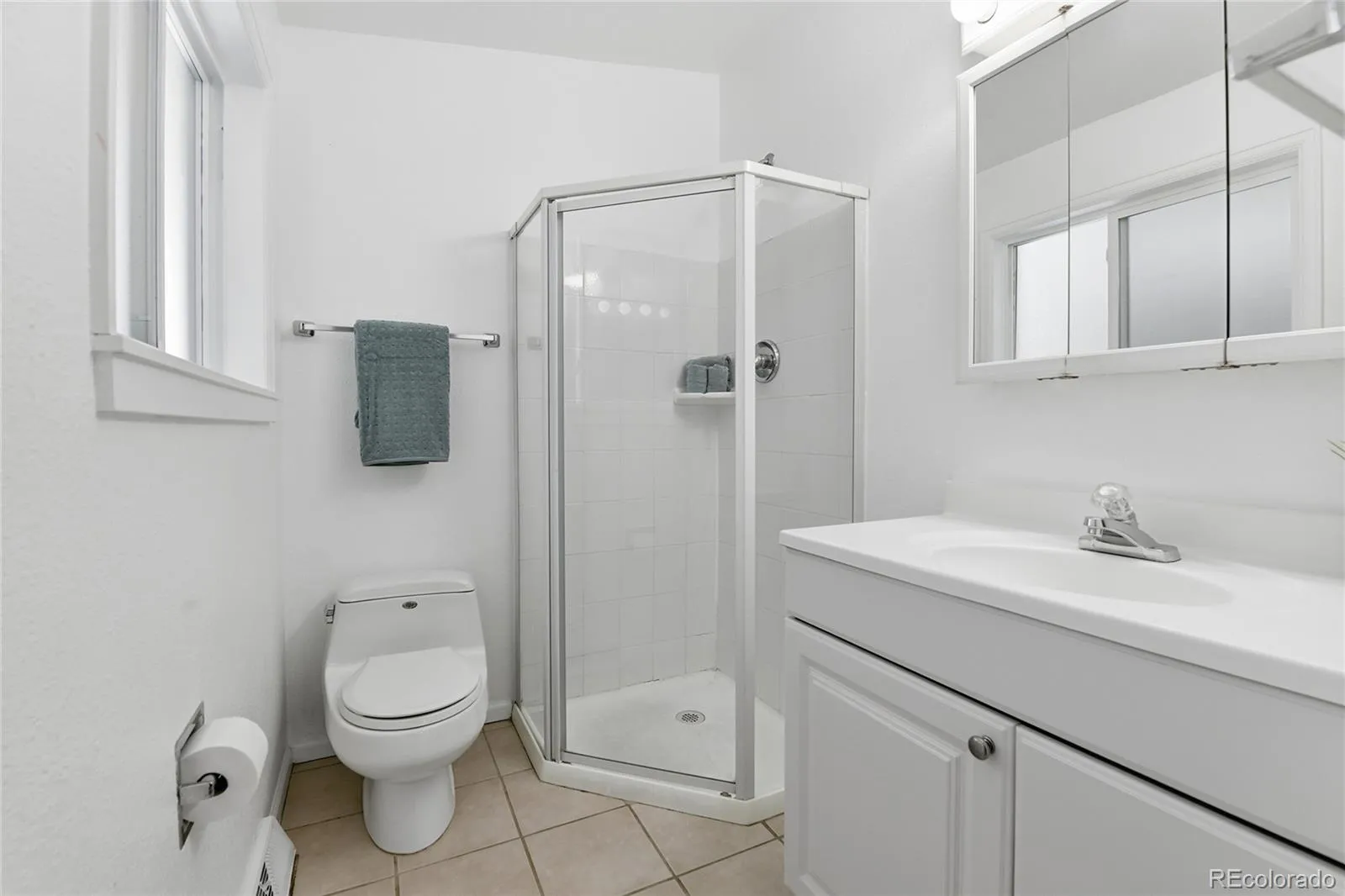 5445 W Caryl Place Littleton CO 80128 MLS #REC3001076 05192026140738 1600 18