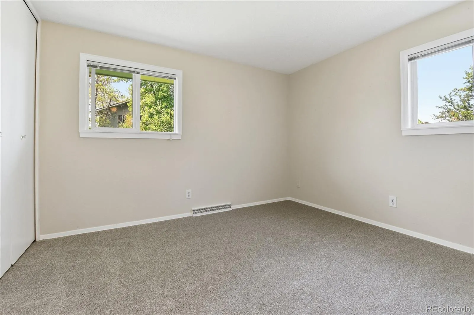 5445 W Caryl Place Littleton CO 80128 MLS #REC3001076 05192026140738 1600 20