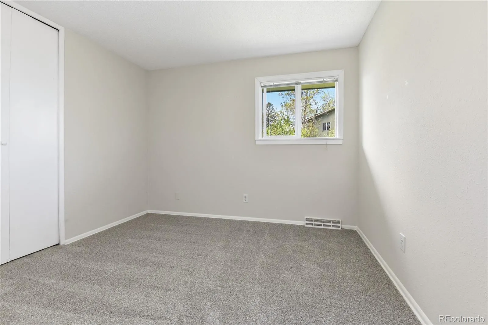 5445 W Caryl Place Littleton CO 80128 MLS #REC3001076 05192026140738 1600 23