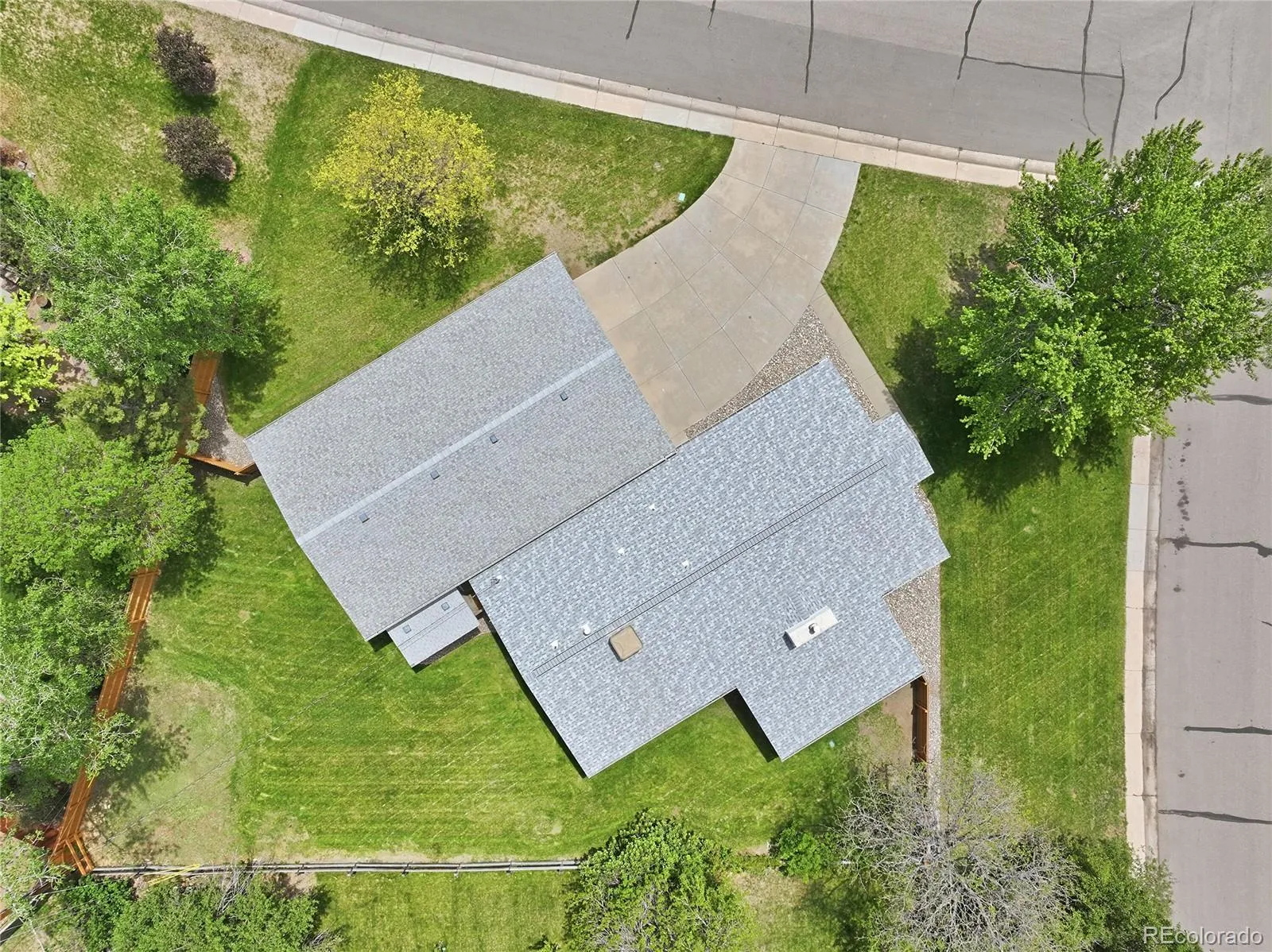 5445 W Caryl Place Littleton CO 80128 MLS #REC3001076 05192026140738 1600 42