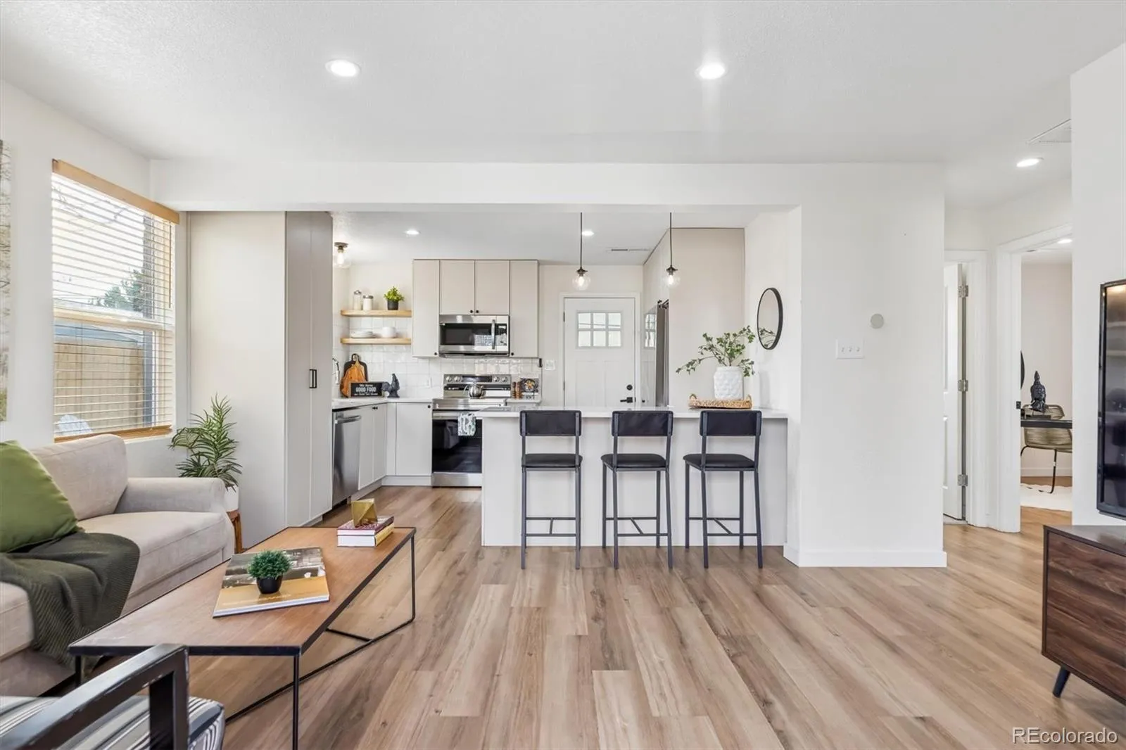 04102026061735 1600 12