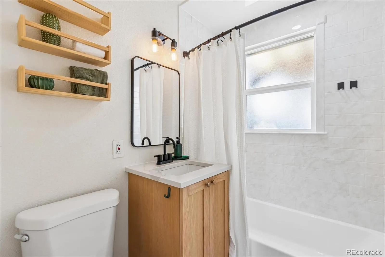 04102026061735 1600 16