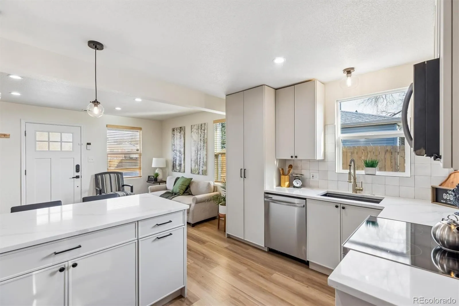 04102026061735 1600 8