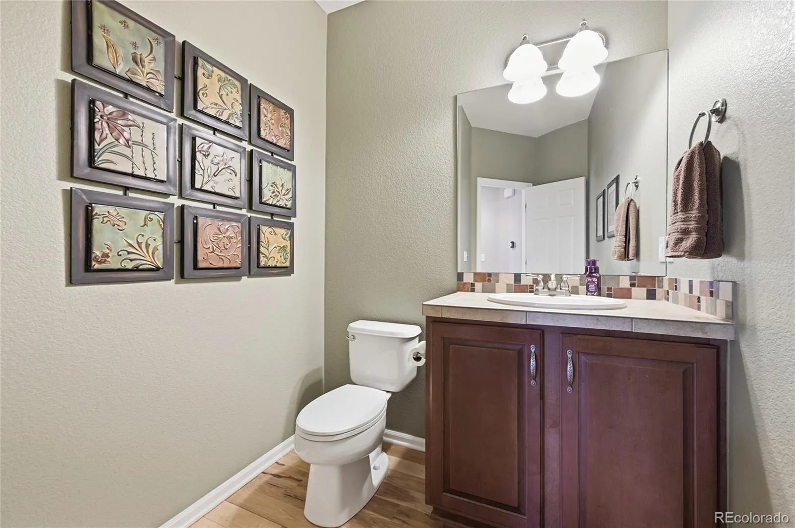25853 E Peakview Place Aurora CO 80016 MLS #REC3006166 04202026185327 1600 16