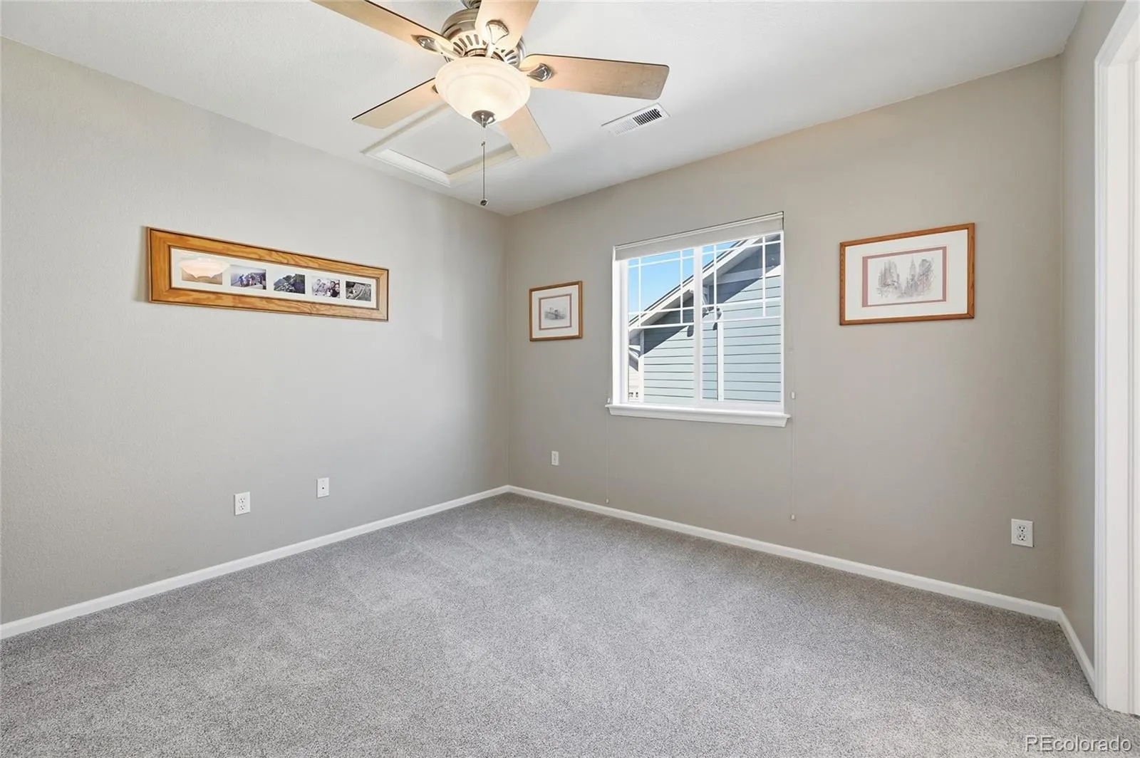 25853 E Peakview Place Aurora CO 80016 MLS #REC3006166 04202026185327 1600 24