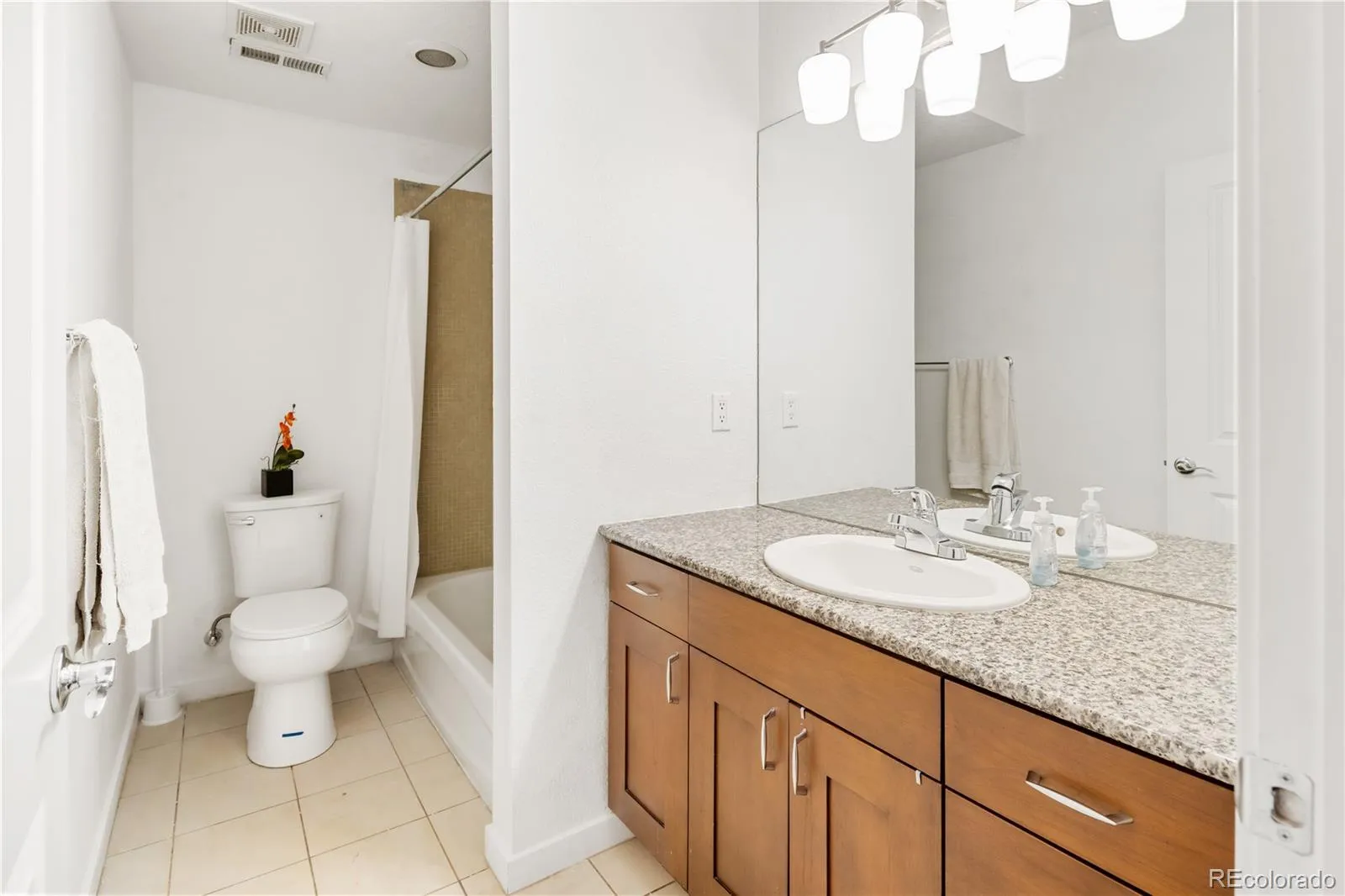 17 S Harrison Street Denver CO 80209 MLS #REC3007194 05232026092720 1600 35