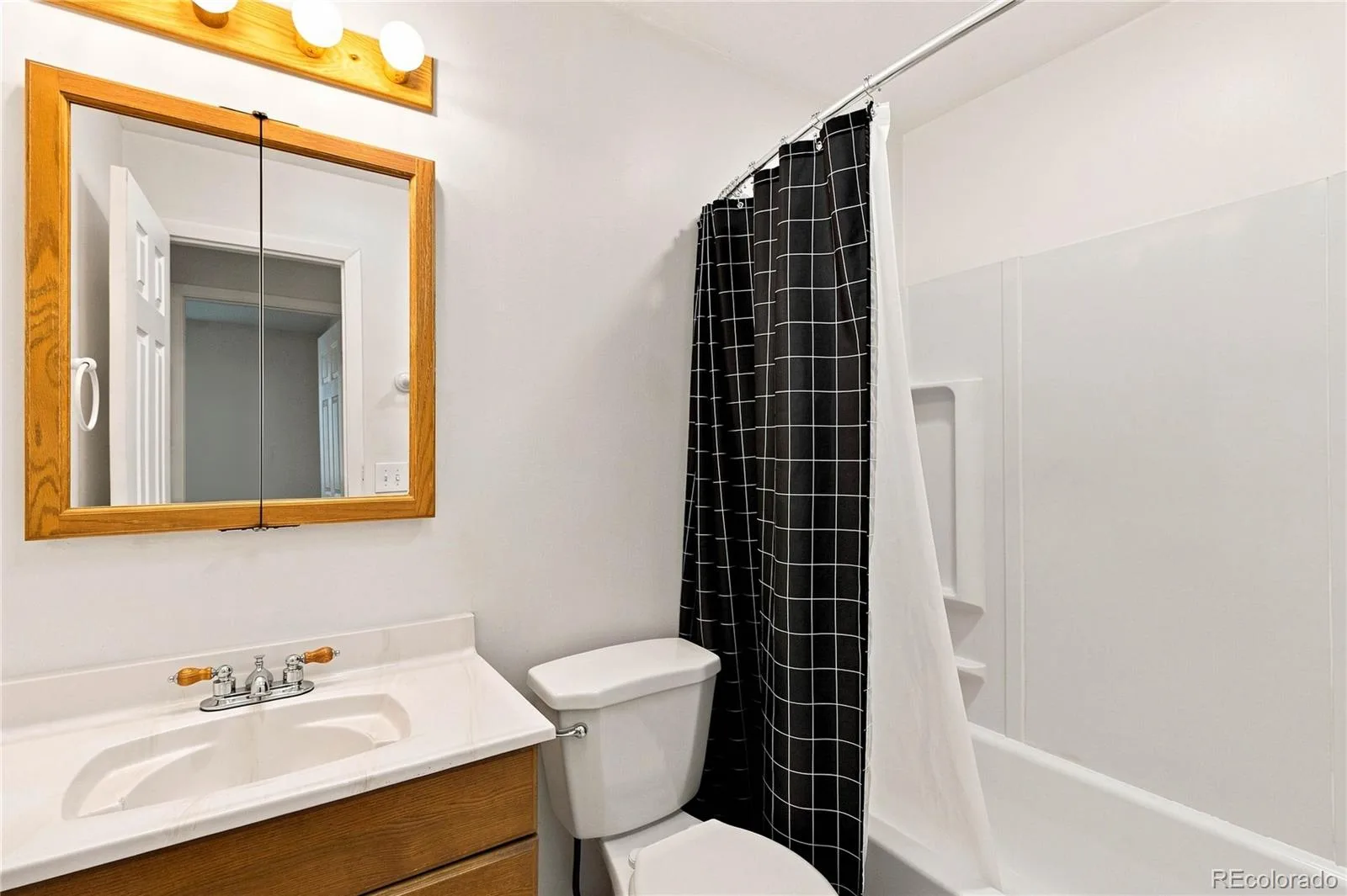 11226 W Texas Avenue Denver CO 80232 | MLS #REC3009719 09242026122743 1600 12
