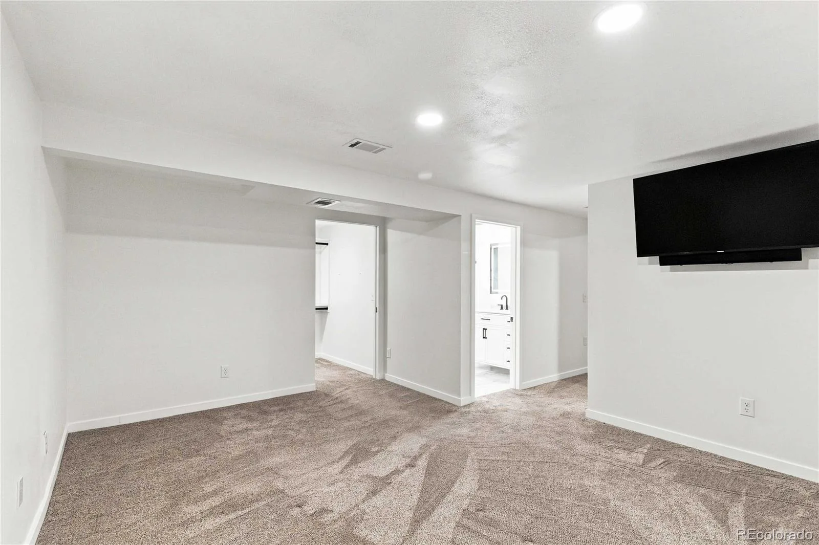 11226 W Texas Avenue Denver CO 80232 | MLS #REC3009719 09242026122743 1600 21