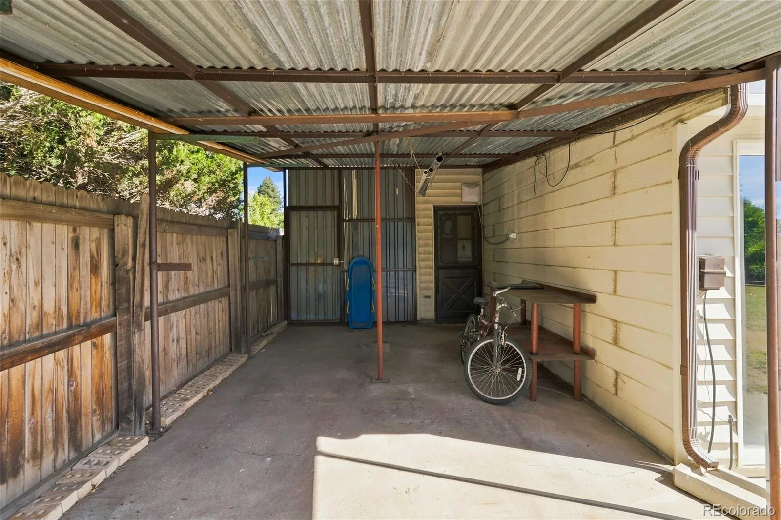 11226 W Texas Avenue Denver CO 80232 | MLS #REC3009719 09242026122743 1600 27