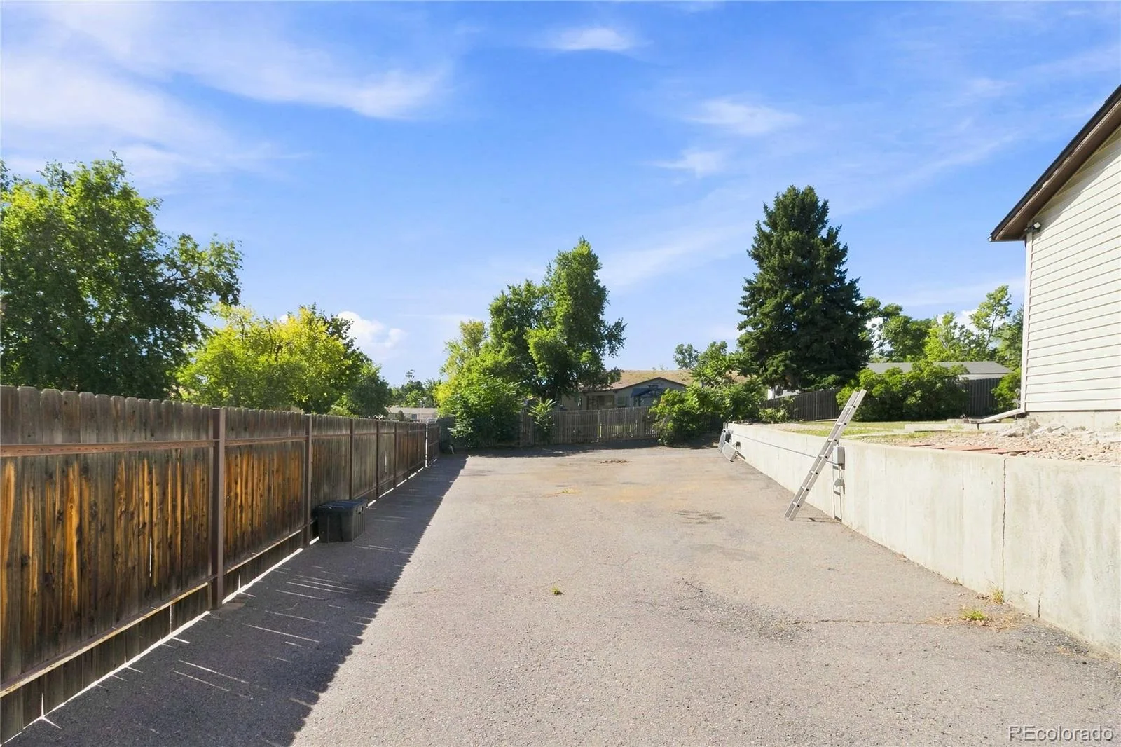 11226 W Texas Avenue Denver CO 80232 | MLS #REC3009719 09242026122743 1600 33