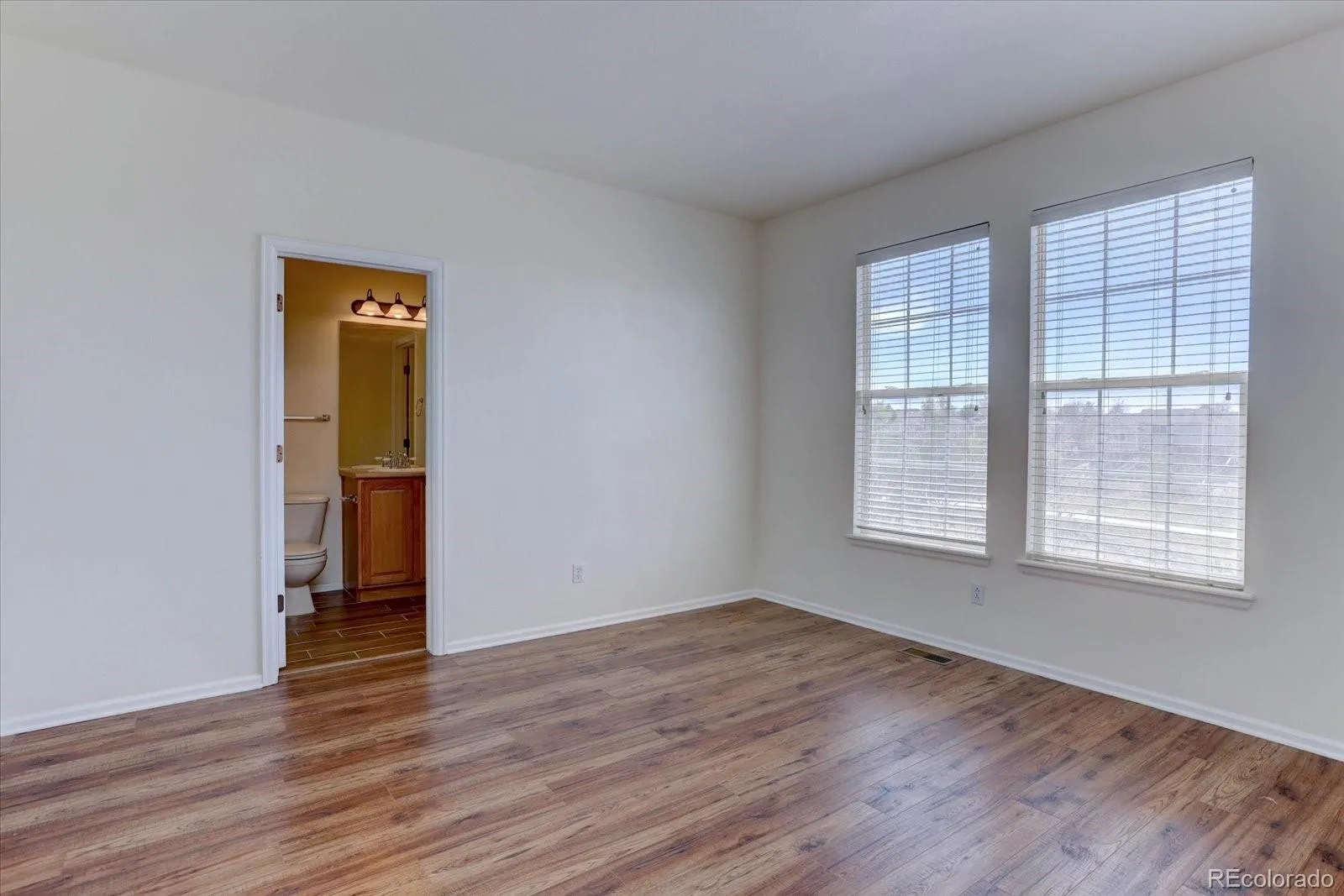 20436 E Flora Drive Aurora CO 80013 MLS #REC3010131 04232026012118 1600 13