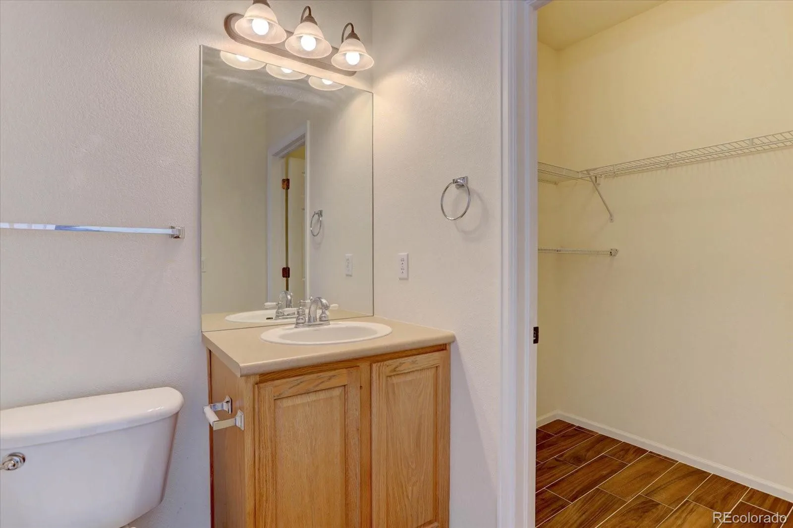 20436 E Flora Drive Aurora CO 80013 MLS #REC3010131 04232026012118 1600 15