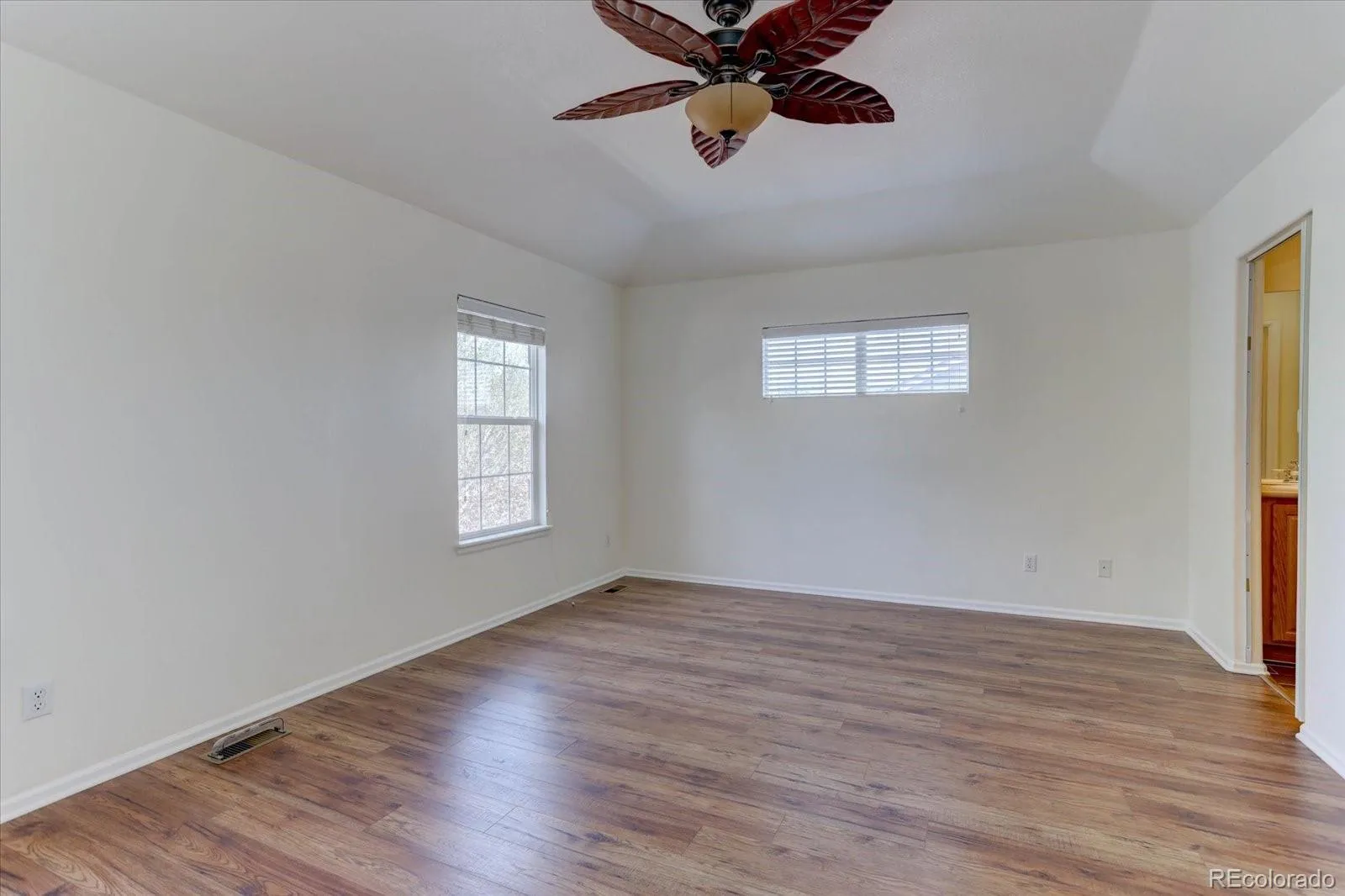 20436 E Flora Drive Aurora CO 80013 MLS #REC3010131 04232026012118 1600 20