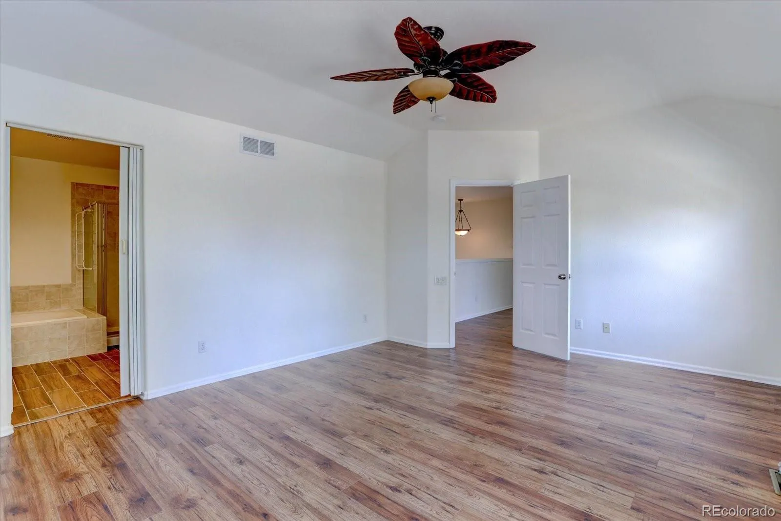 20436 E Flora Drive Aurora CO 80013 MLS #REC3010131 04232026012118 1600 21