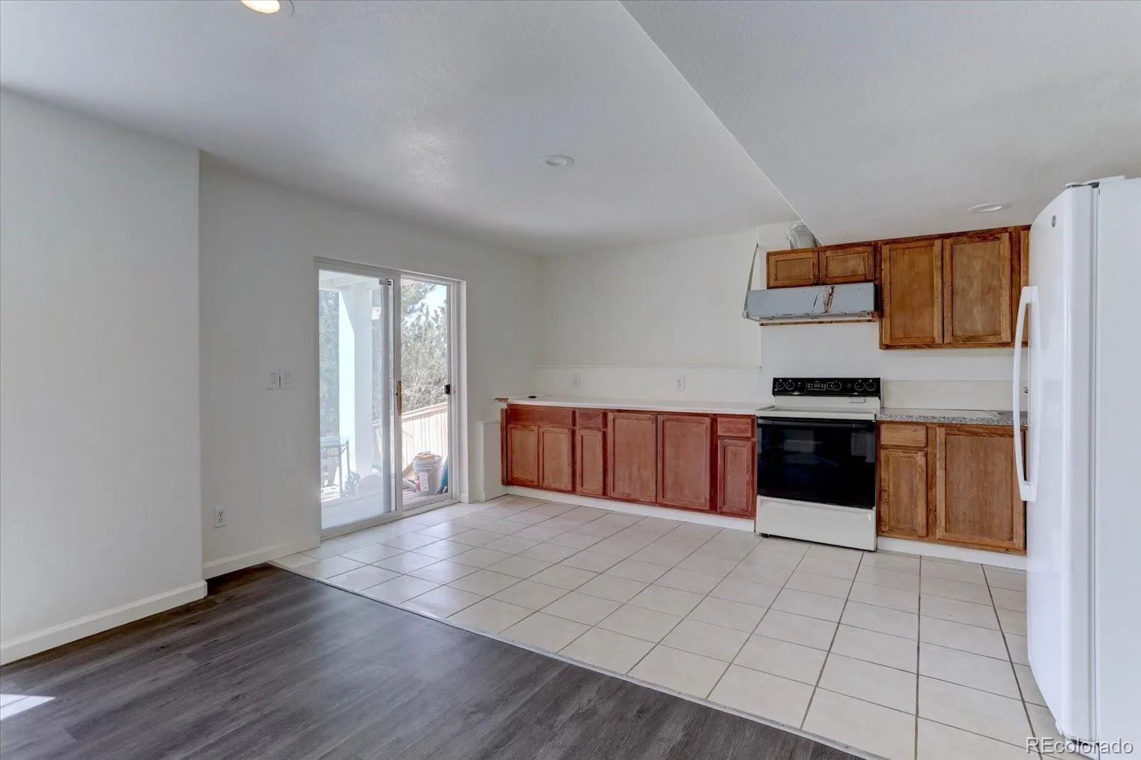 20436 E Flora Drive Aurora CO 80013 MLS #REC3010131 04232026012118 1600 29