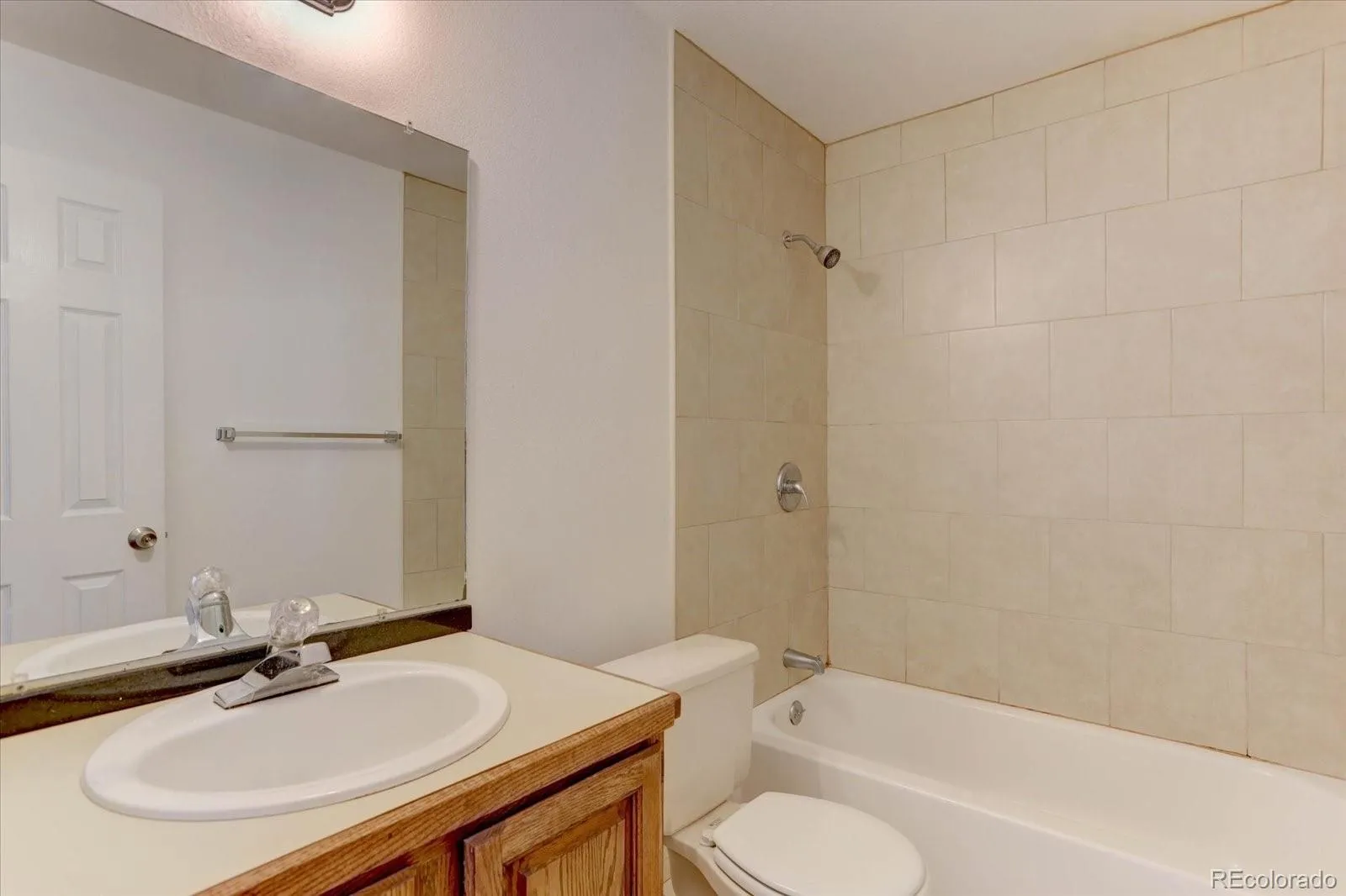 20436 E Flora Drive Aurora CO 80013 MLS #REC3010131 04232026012118 1600 39