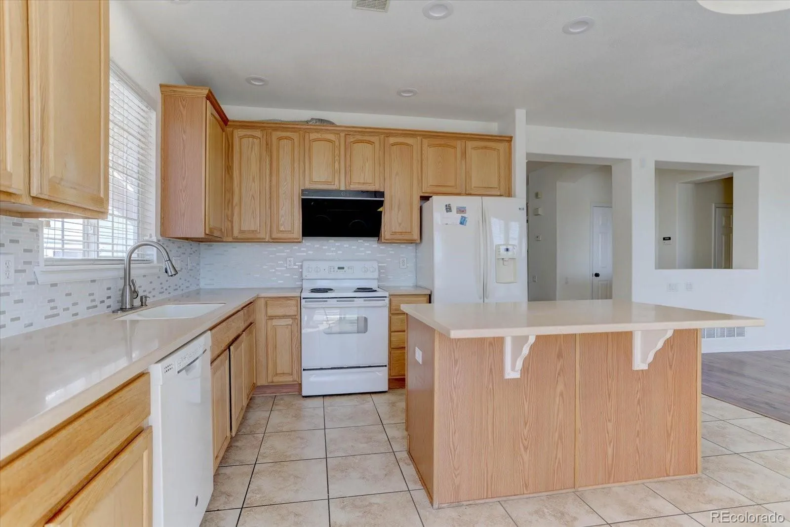20436 E Flora Drive Aurora CO 80013 MLS #REC3010131 04232026012118 1600 6