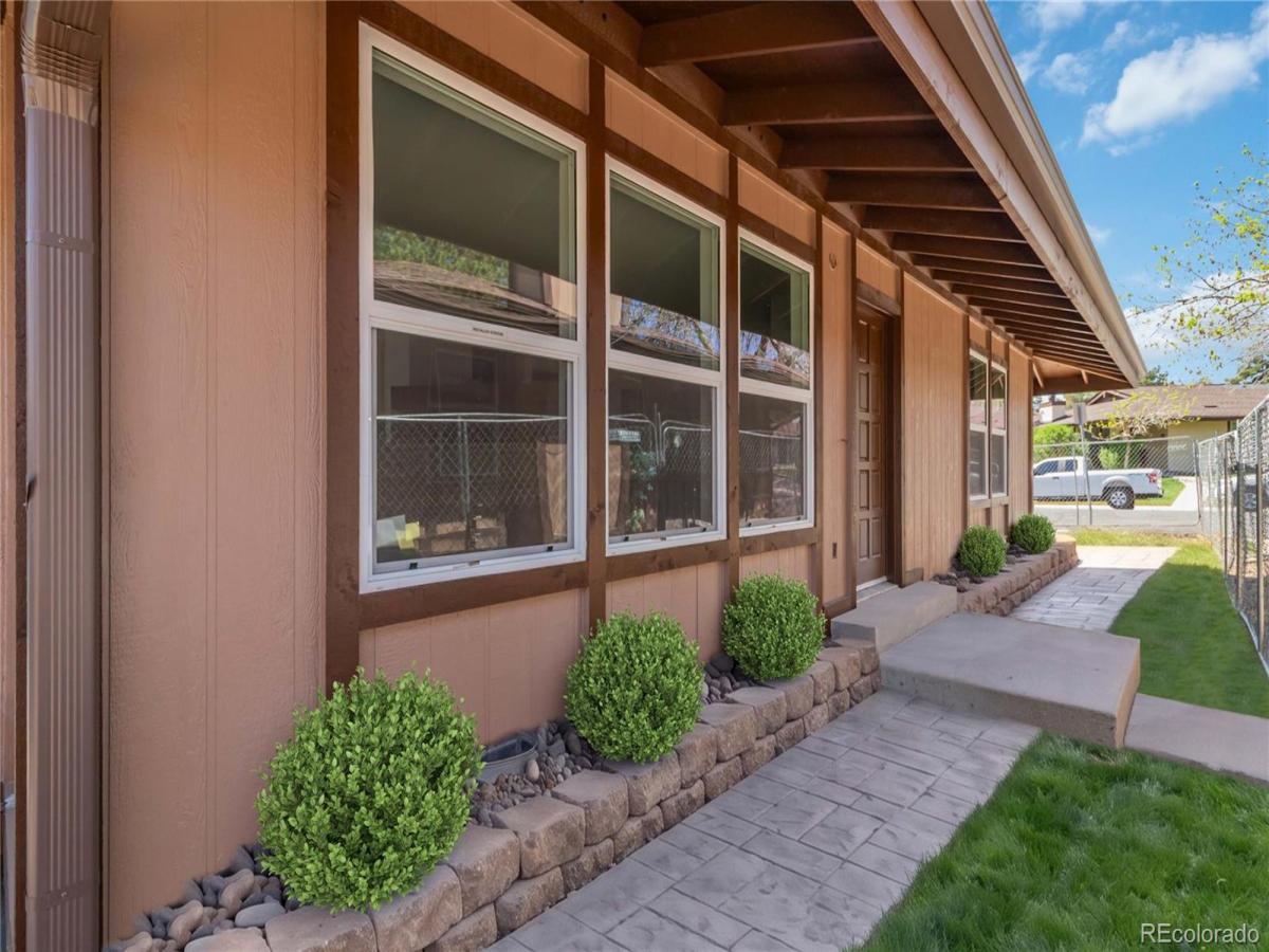 3796 S Fairplay Way Aurora CO 80014 | MLS #REC3015842 MLS #REC3015842 image #0