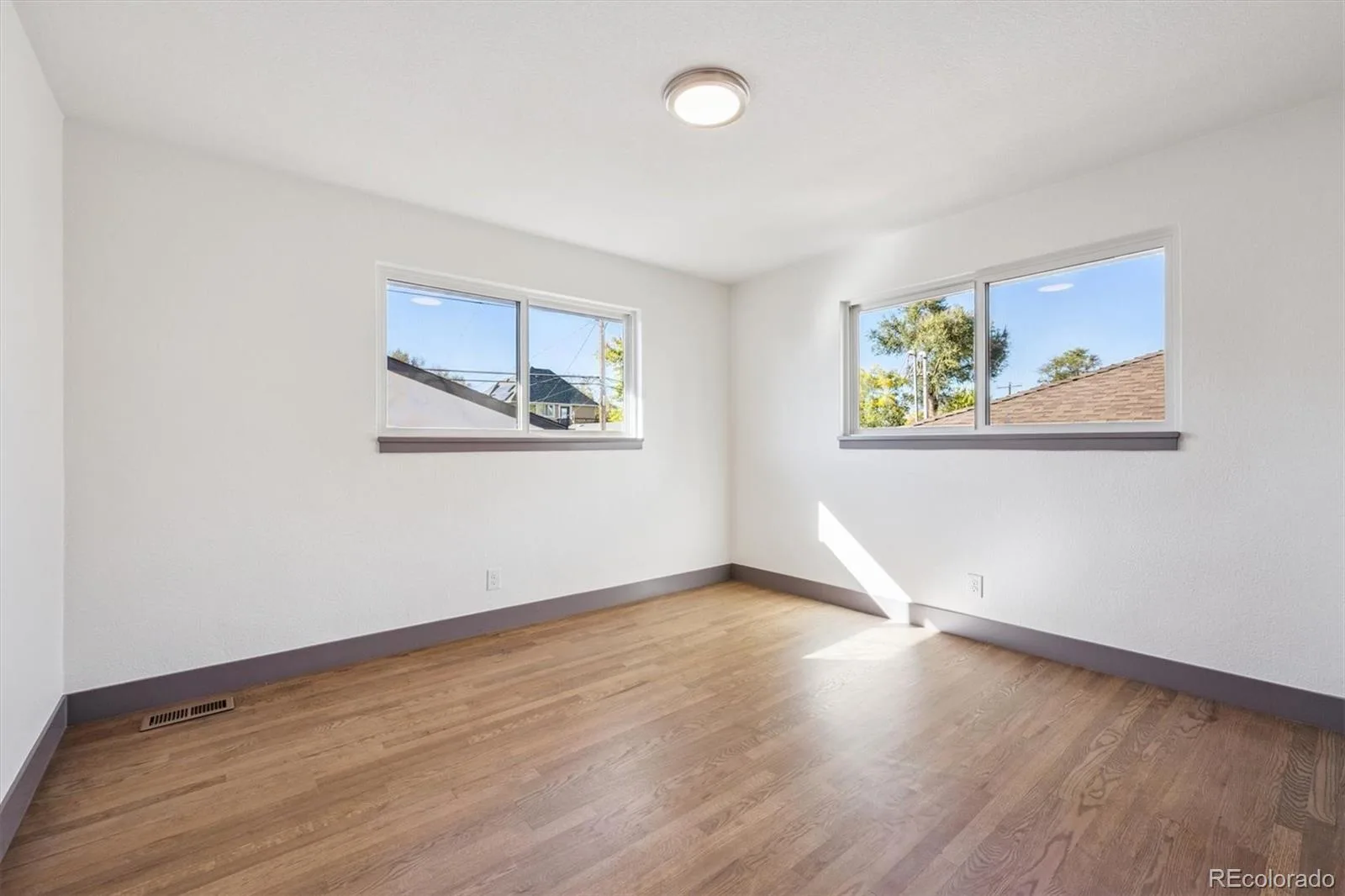 3325 Poplar Street #3325 Denver CO 80207 | MLS #REC3015924 07032026192940 1600 15