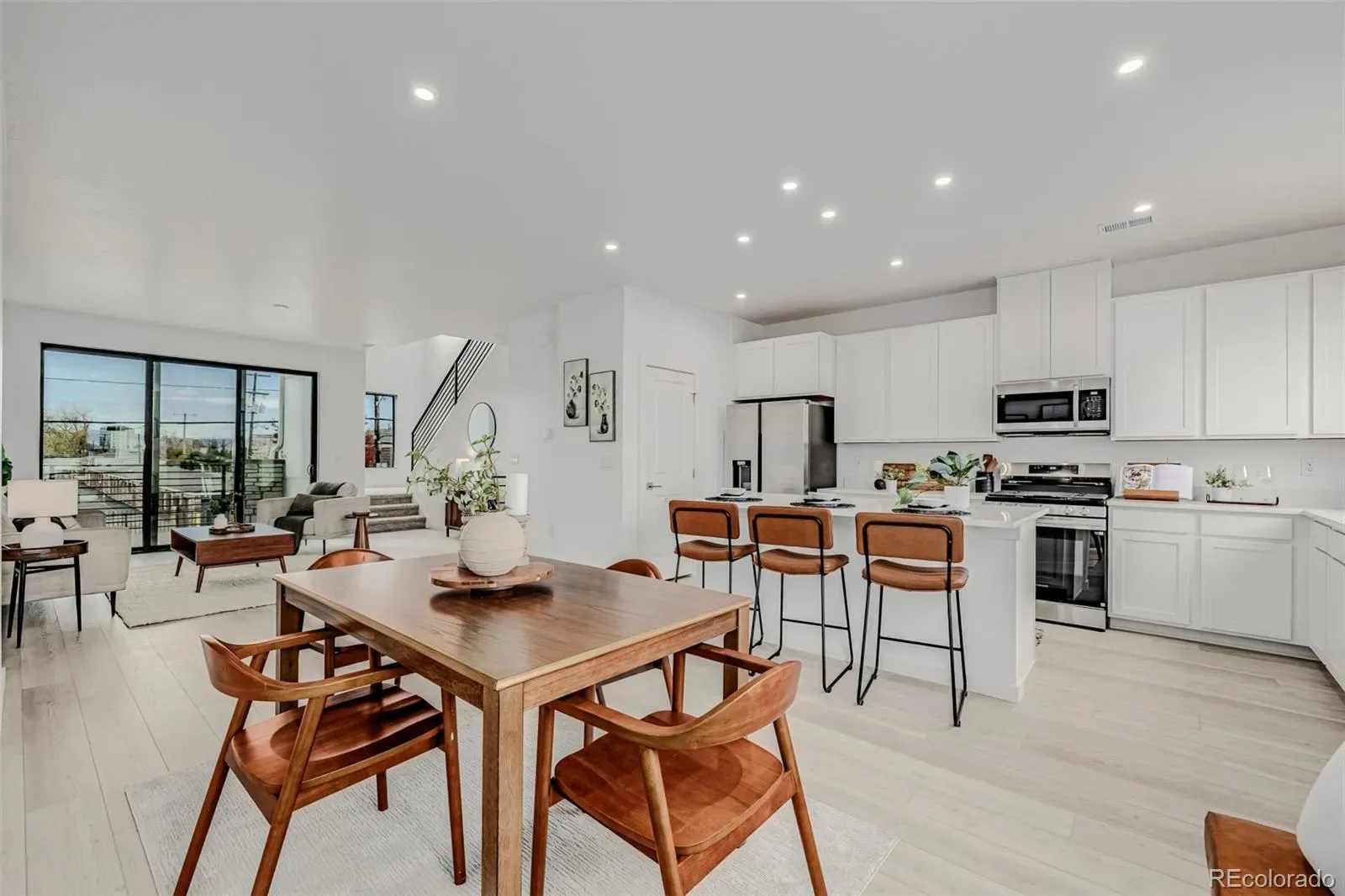 03302026005224 1600 8