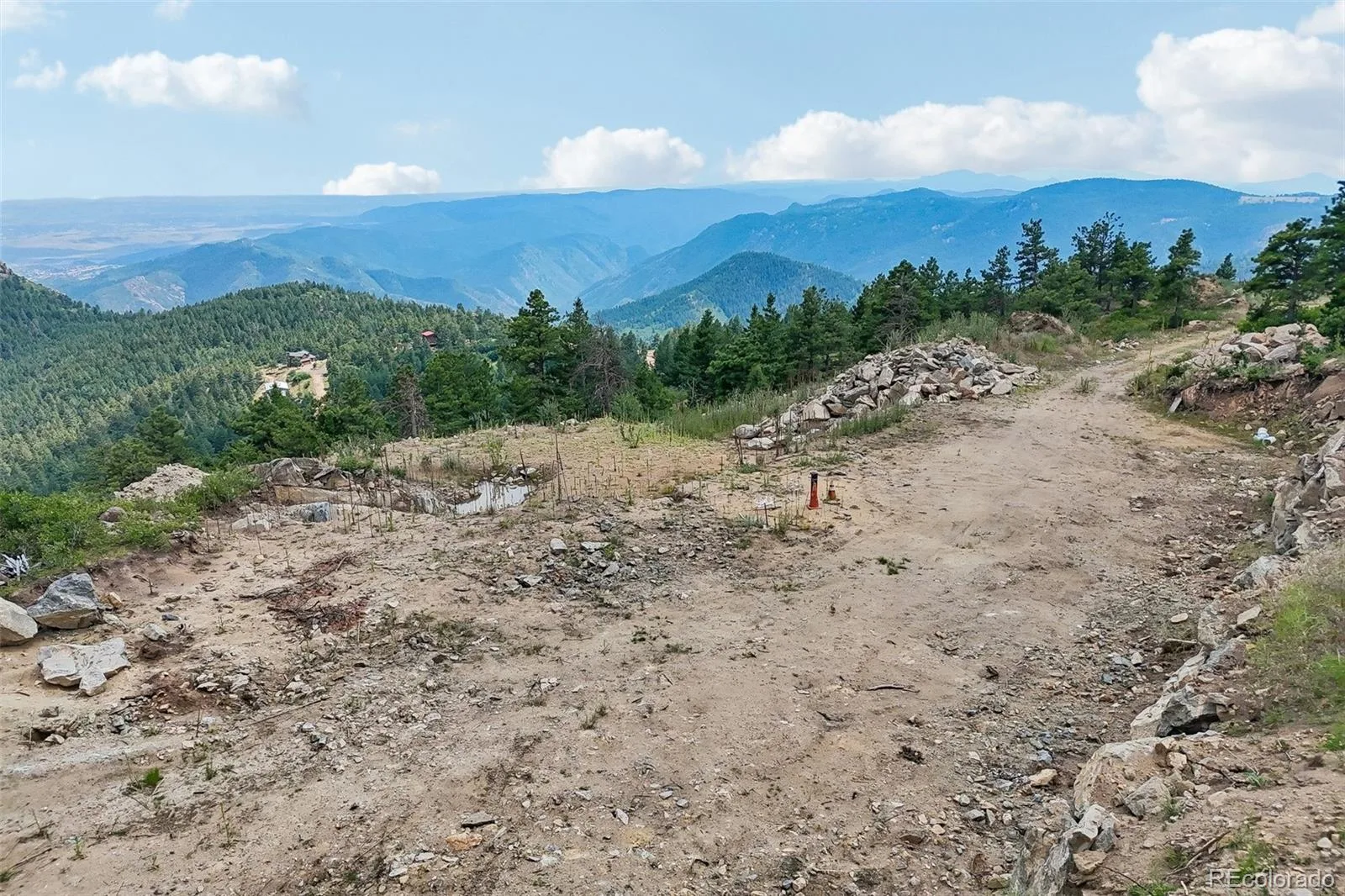 11917 Flat Top Trail Littleton CO 80127 | MLS #REC3021900 07032026161046 1600 43
