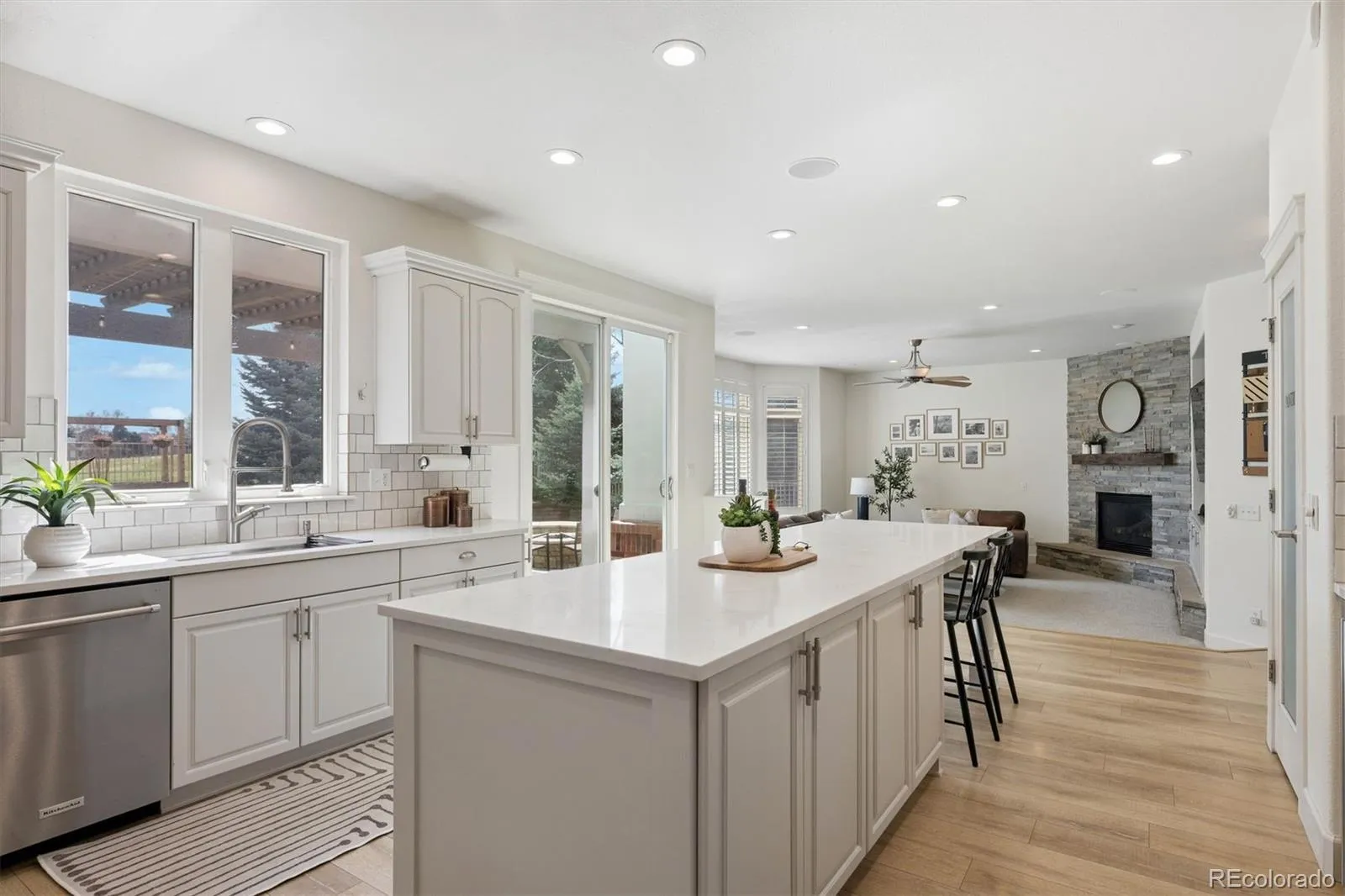6924 S Picadilly Street Aurora CO 80016 MLS #REC3027895 05052026035344 1600 12