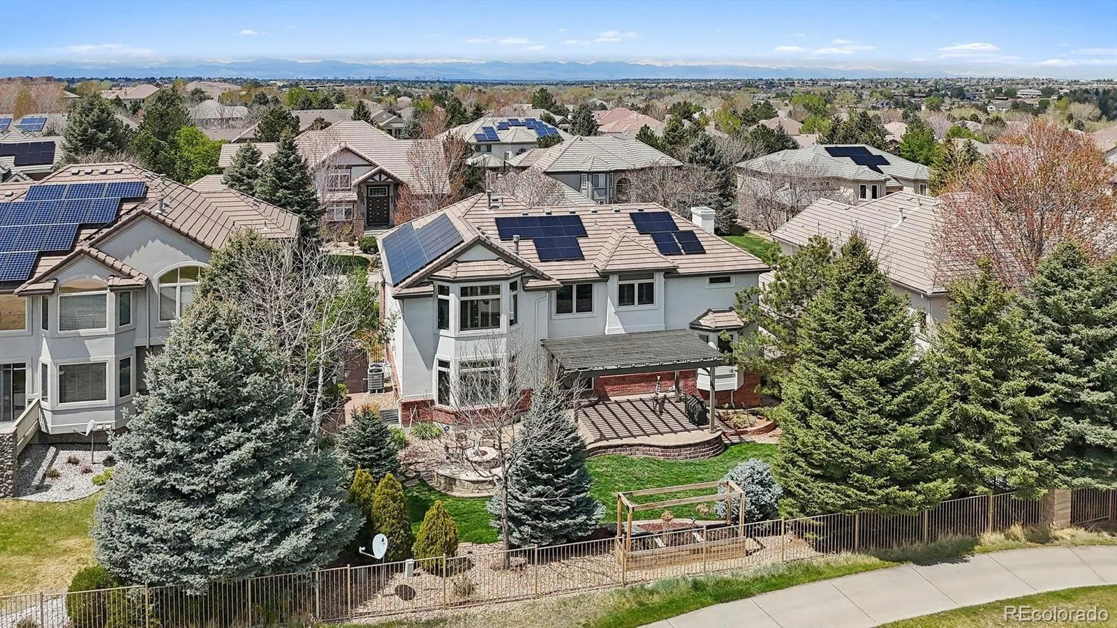6924 S Picadilly Street Aurora CO 80016 MLS #REC3027895 05052026035344 1600 35