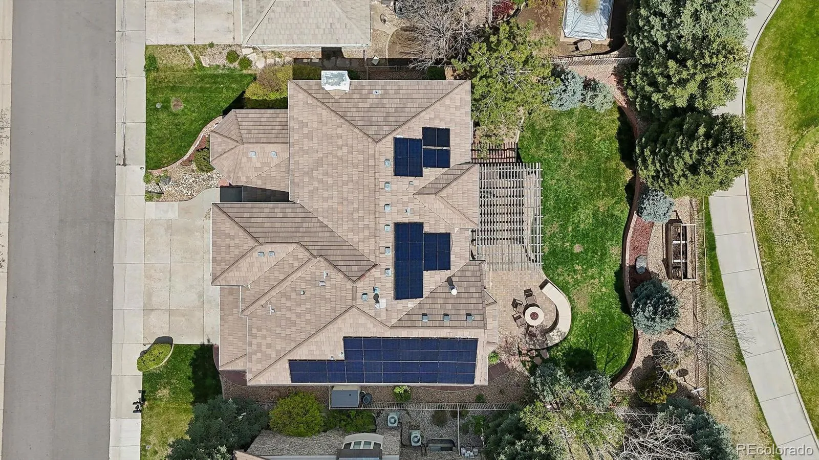 6924 S Picadilly Street Aurora CO 80016 MLS #REC3027895 05052026035344 1600 48