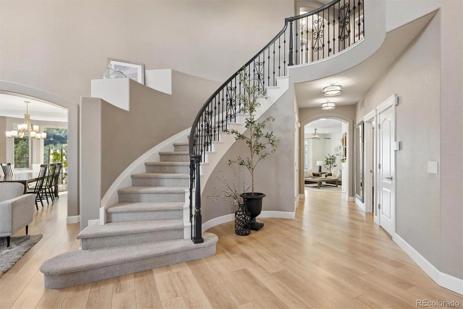 6924 S Picadilly Street Aurora CO 80016 MLS #REC3027895 05052026035344 1600 6