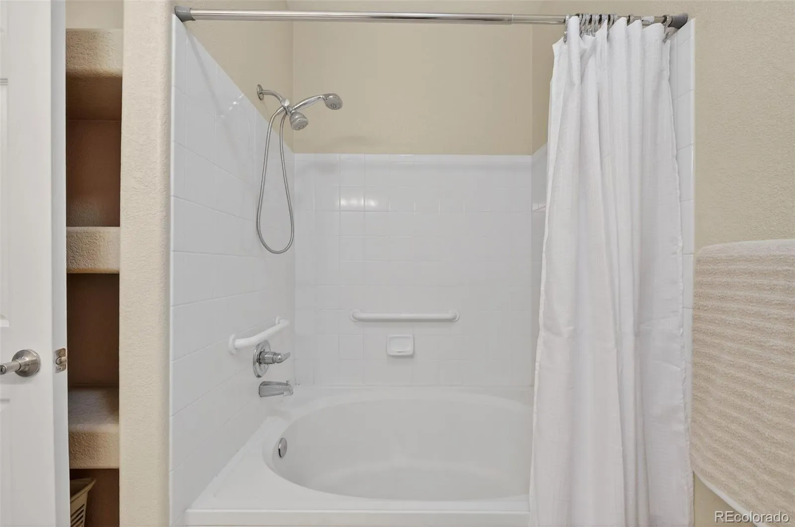 5255 Memphis Street #806 #8 Denver CO 80239 MLS #REC3030540 05272026023310 1600 19