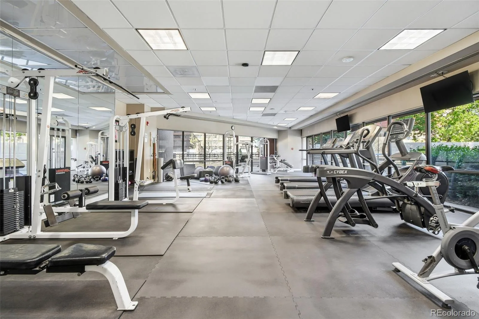 100 Park Avenue #2006 Denver CO 80205 MLS #REC3031242 06022026210006 1600 28