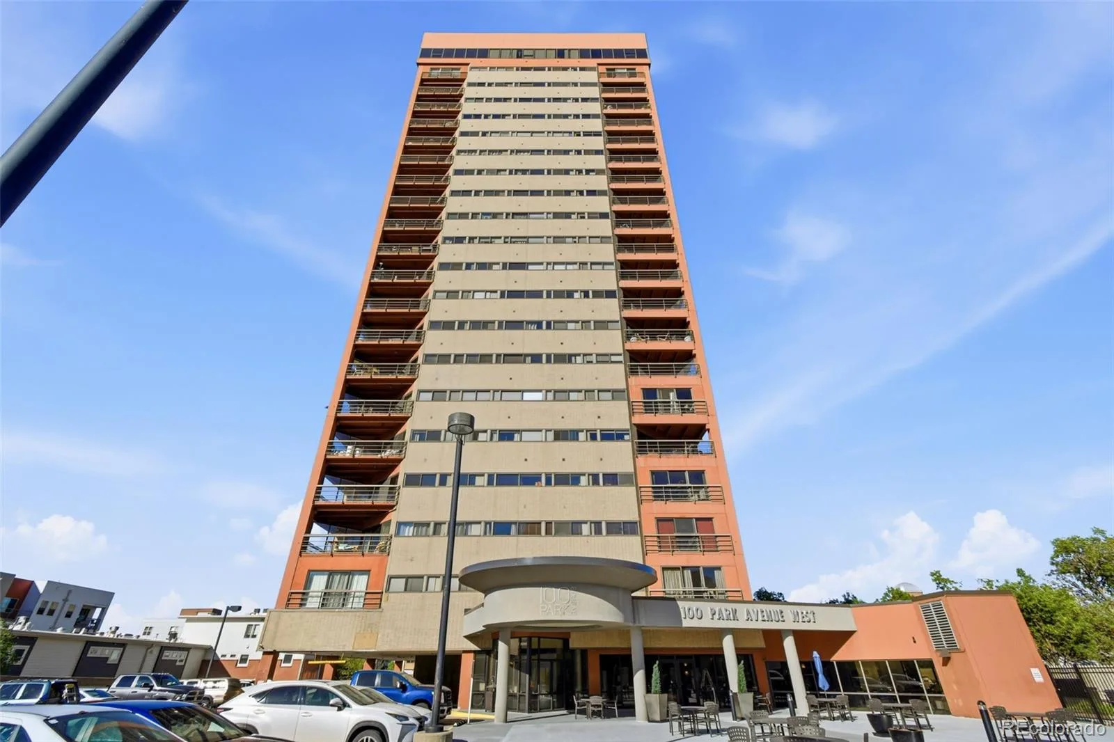 100 Park Avenue #2006 Denver CO 80205 MLS #REC3031242 06022026210006 1600 38