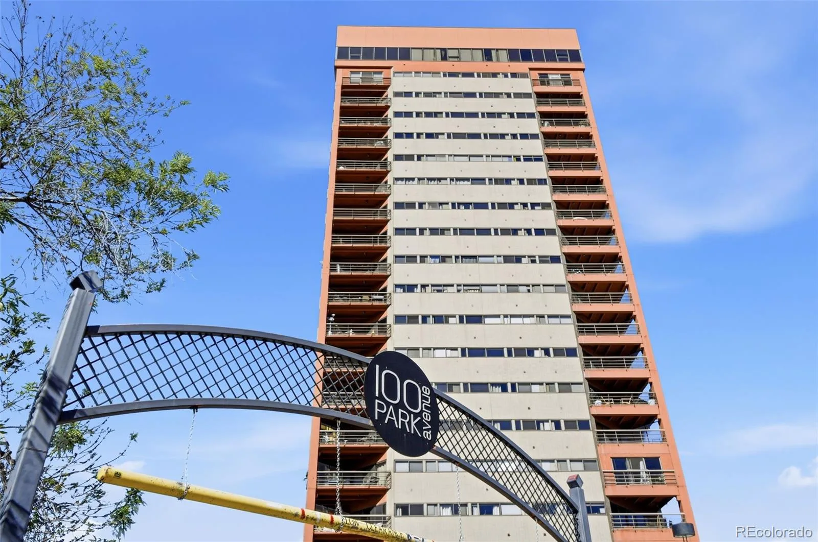 100 Park Avenue #2006 Denver CO 80205 MLS #REC3031242 06022026210006 1600 40