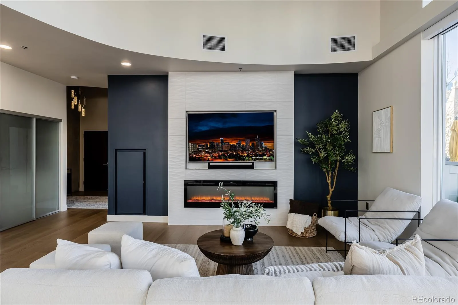 891 14th Street #909 Denver CO 80202 | MLS #REC3032685 08202026172612 1600 4