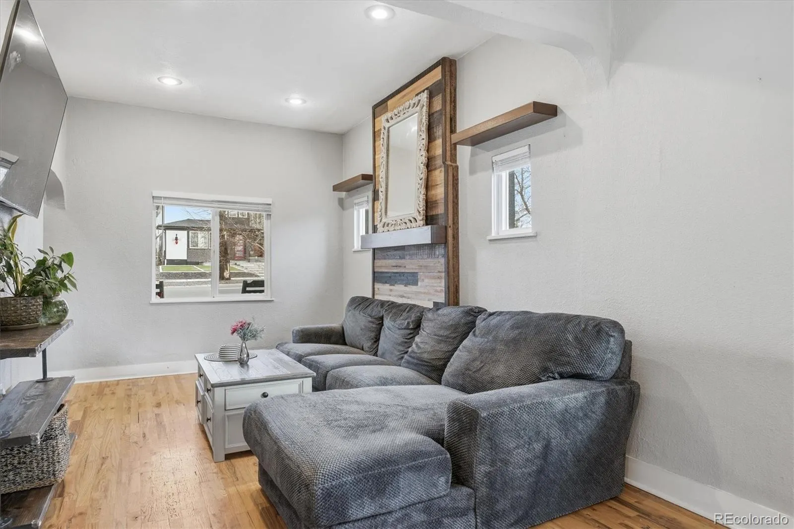 2073 S Logan Street Denver CO 80210 MLS #REC3038068 05202026000637 1600 12