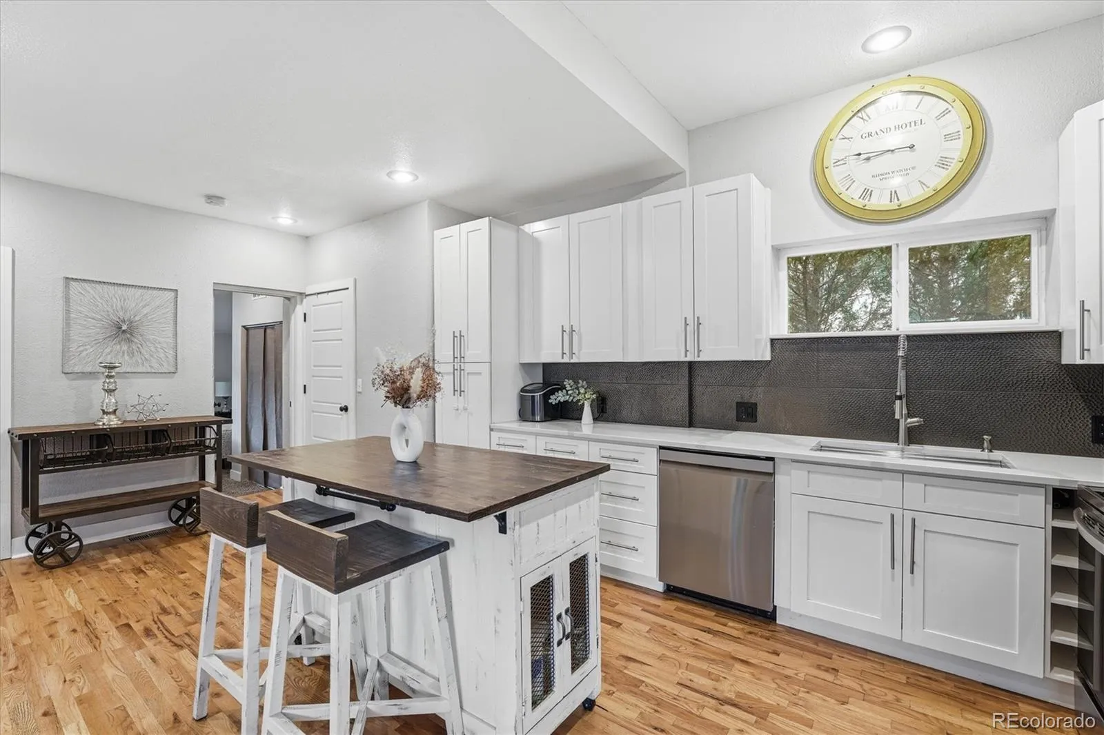 2073 S Logan Street Denver CO 80210 MLS #REC3038068 05202026000637 1600 2