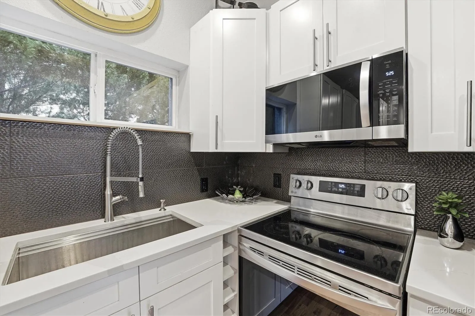 2073 S Logan Street Denver CO 80210 MLS #REC3038068 05202026000637 1600 20